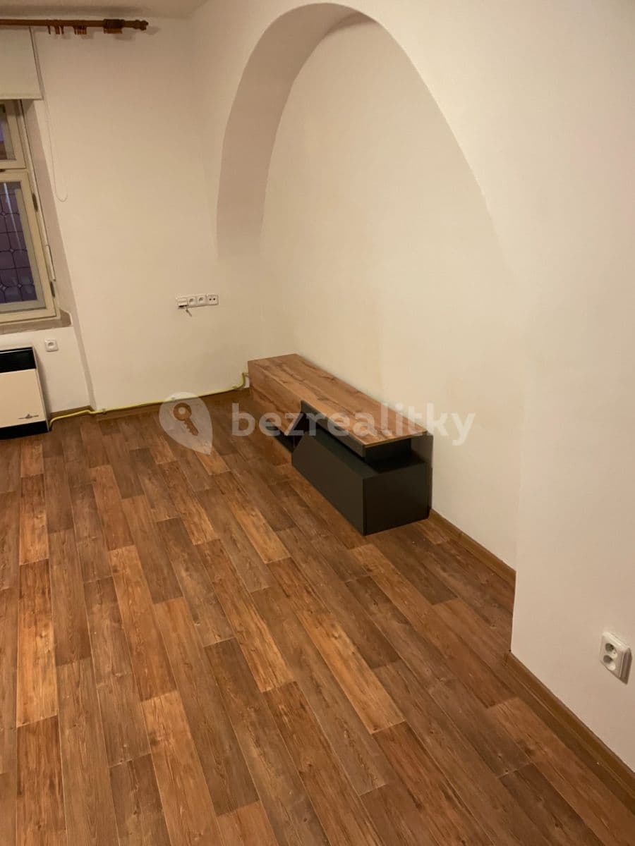 Prenájom bytu 1-izbový 30 m², Joštova, Jihlava, Kraj Vysočina Prenájom bytu 1-izbový 30 m², Joštova, Jihlava, Kraj Vysočina