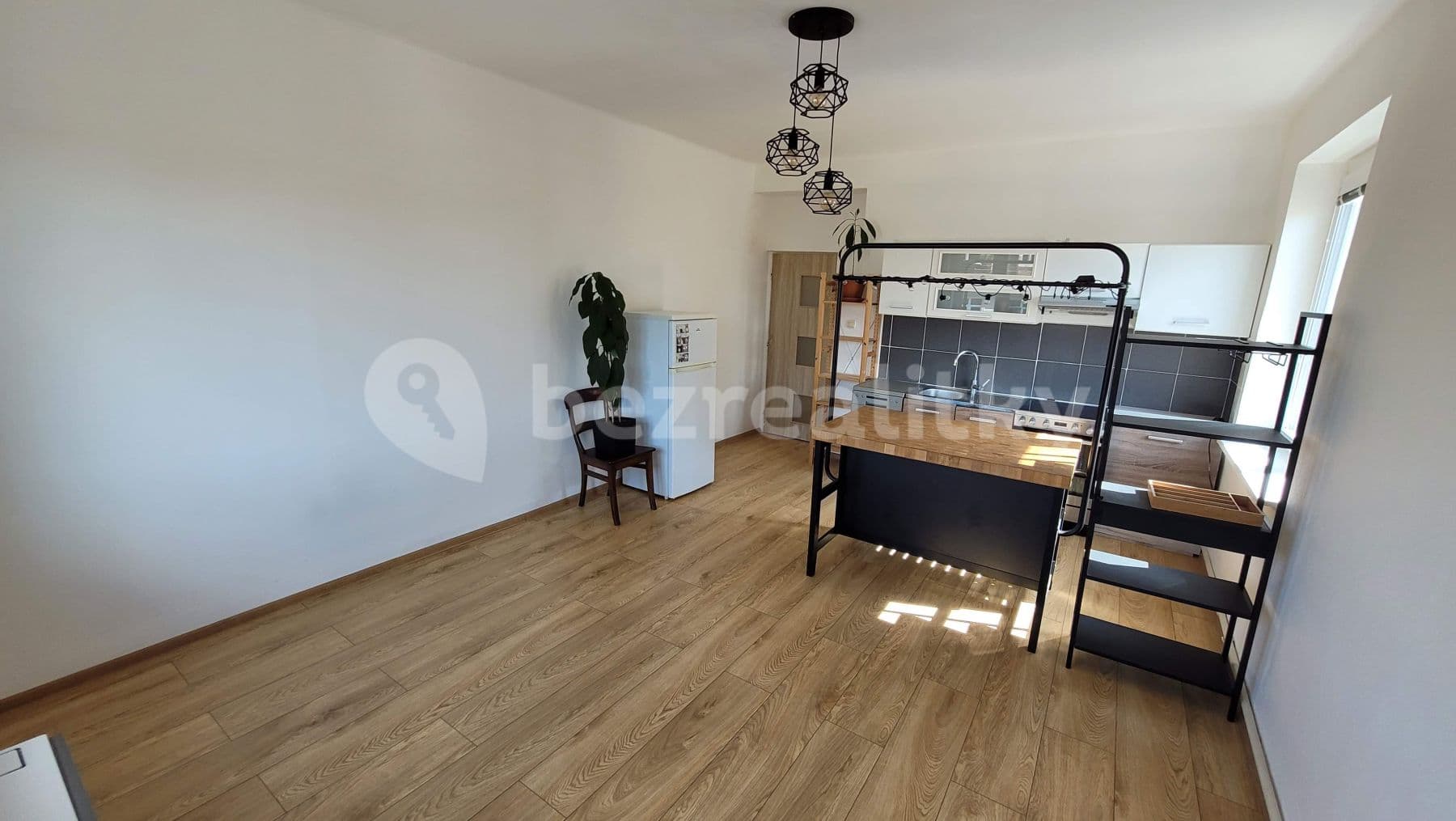 Prenájom bytu 2-izbový 50 m², Viklefova, Praha, Praha Prenájom bytu 2-izbový 50 m², Viklefova, Praha, Praha