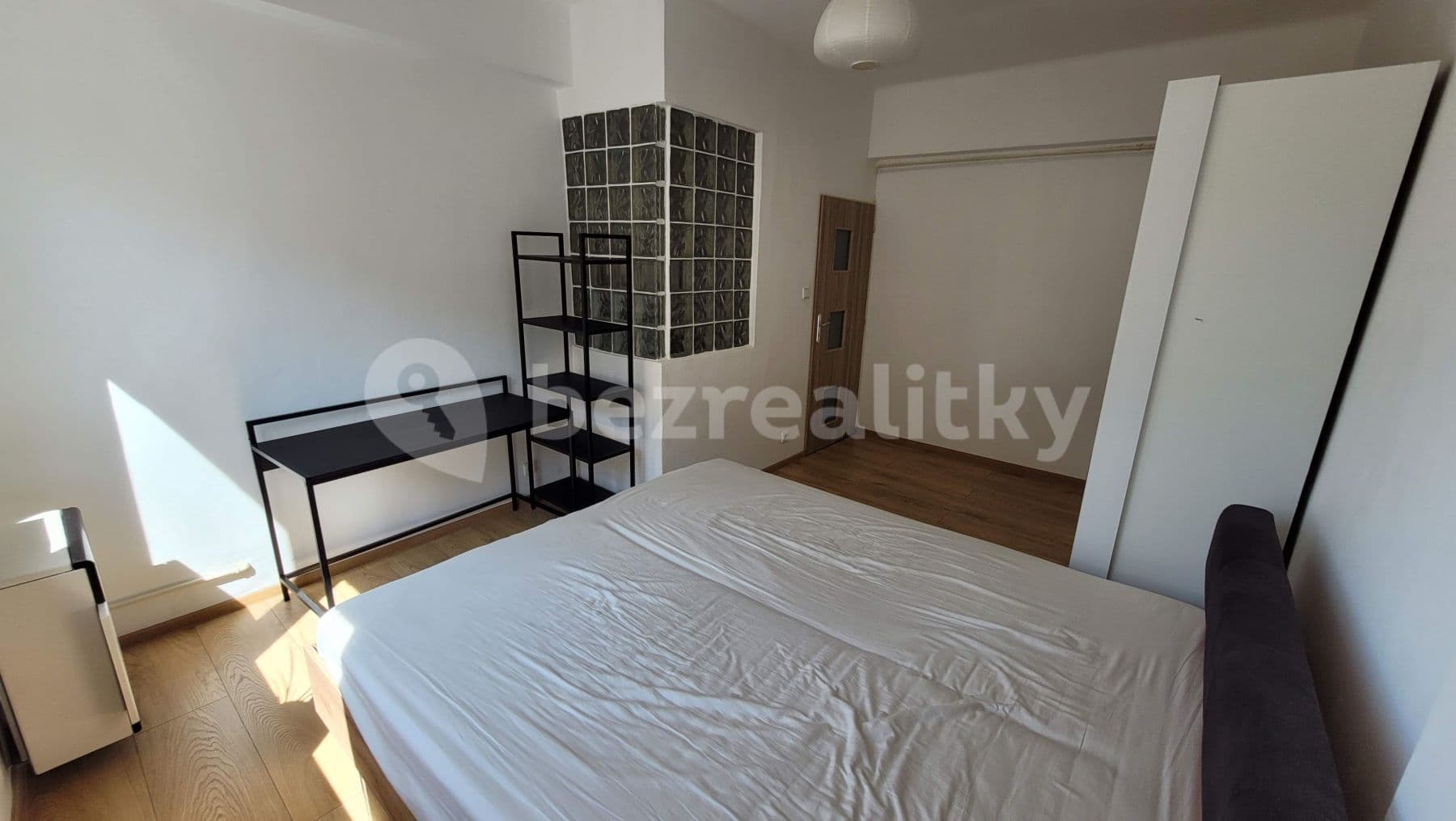 Prenájom bytu 2-izbový 50 m², Viklefova, Praha, Praha Prenájom bytu 2-izbový 50 m², Viklefova, Praha, Praha