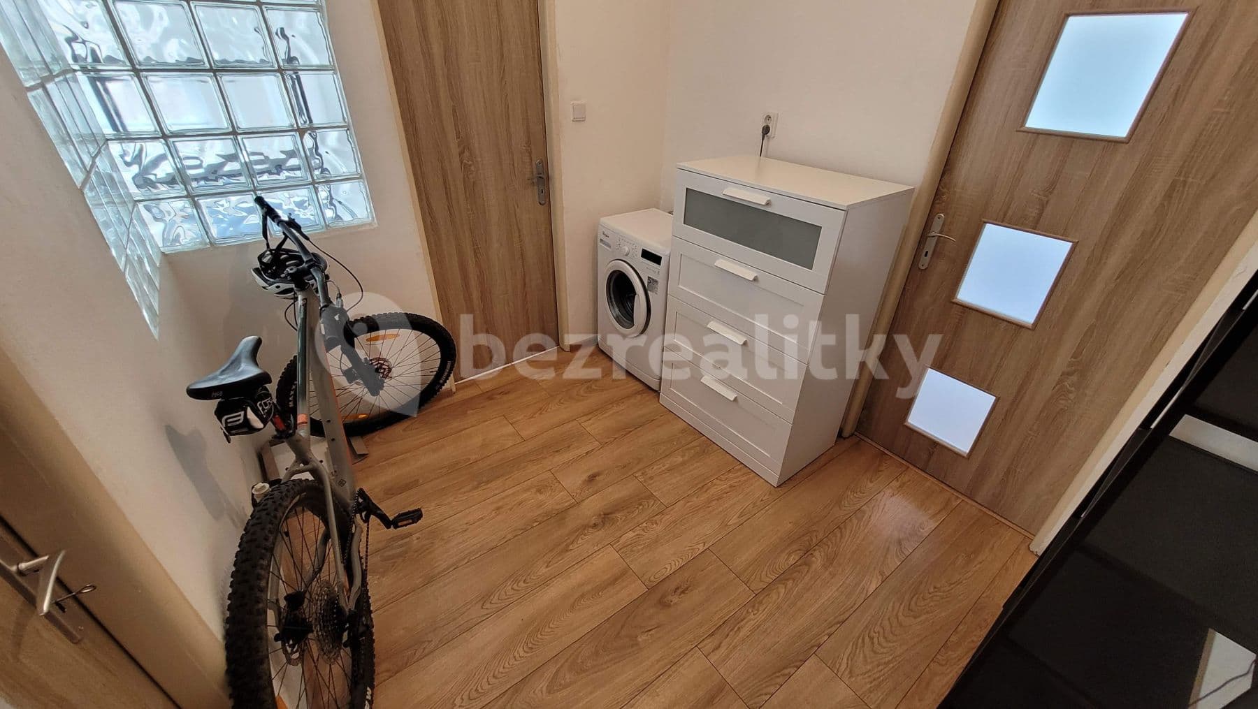 Prenájom bytu 2-izbový 50 m², Viklefova, Praha, Praha Prenájom bytu 2-izbový 50 m², Viklefova, Praha, Praha