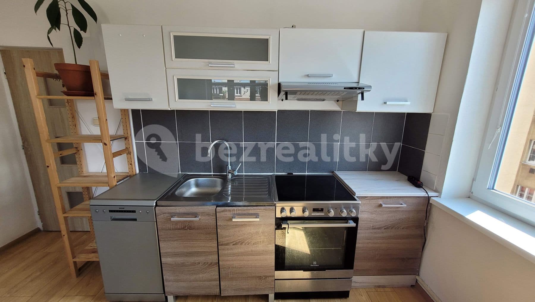 Prenájom bytu 2-izbový 50 m², Viklefova, Praha, Praha Prenájom bytu 2-izbový 50 m², Viklefova, Praha, Praha