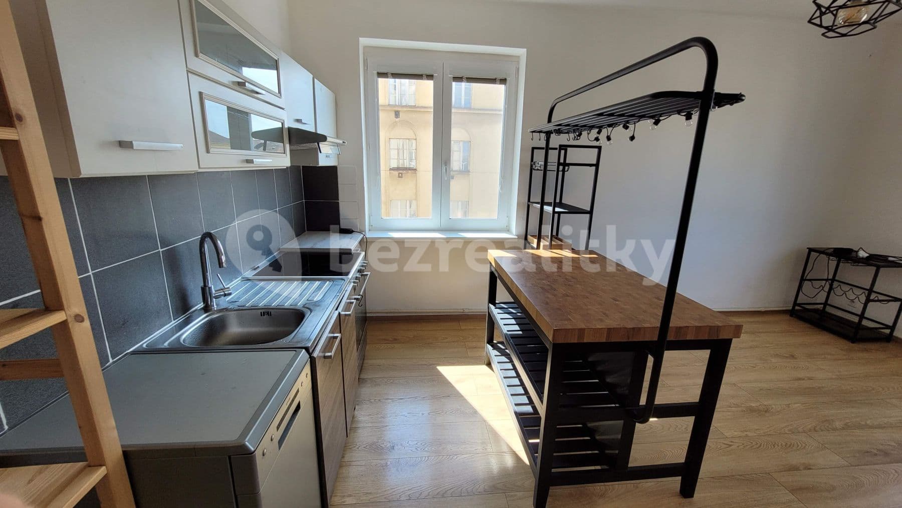 Prenájom bytu 2-izbový 50 m², Viklefova, Praha, Praha Prenájom bytu 2-izbový 50 m², Viklefova, Praha, Praha