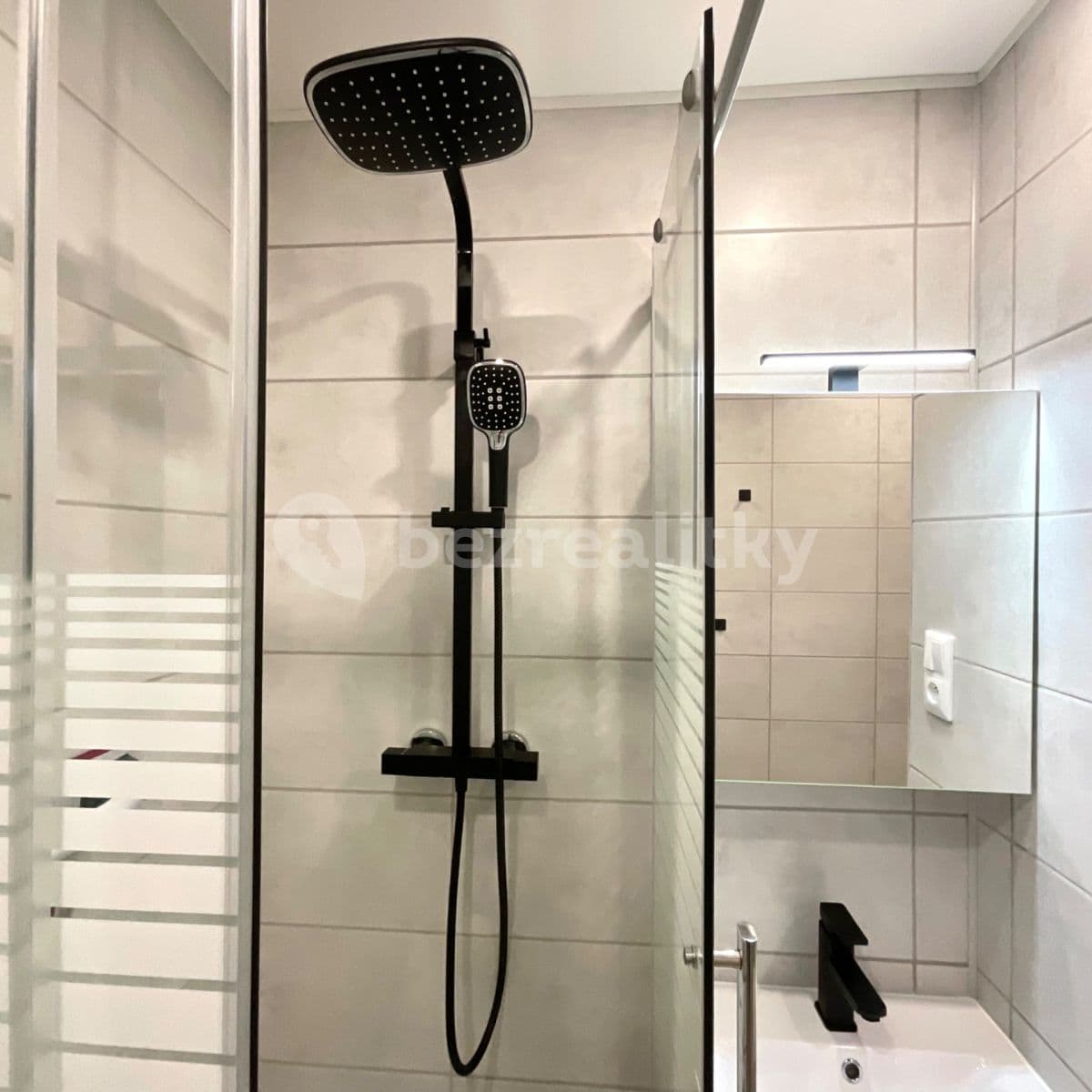 Prenájom bytu 2-izbový 40 m², Revoluční, Nýřany, Plzeňský kraj Prenájom bytu 2-izbový 40 m², Revoluční, Nýřany, Plzeňský kraj