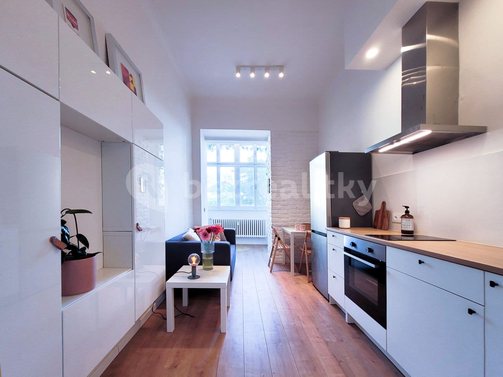 Prenájom bytu 2-izbový 45 m², Šafaříkova, Praha, Praha Prenájom bytu 2-izbový 45 m², Šafaříkova, Praha, Praha