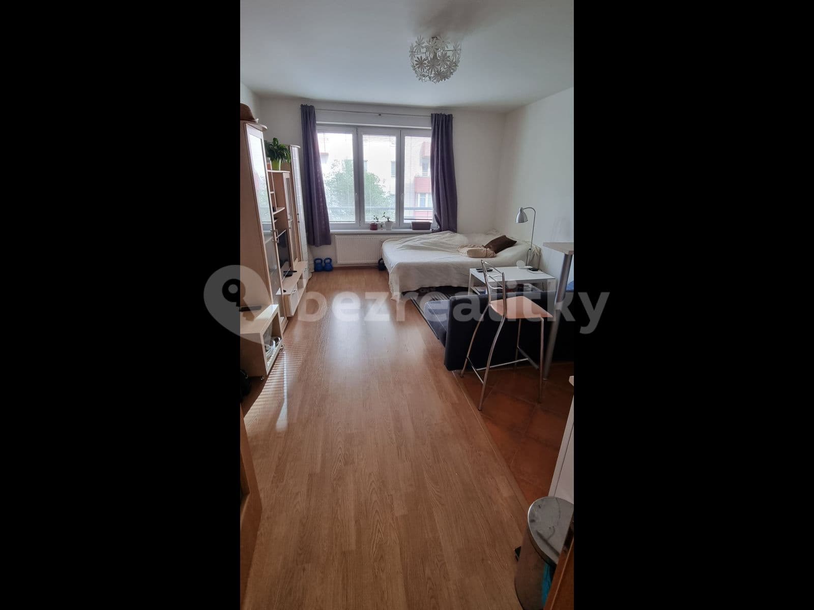 Prenájom bytu 1-izbový 29 m², Mikanova, Praha, Praha Prenájom bytu 1-izbový 29 m², Mikanova, Praha, Praha