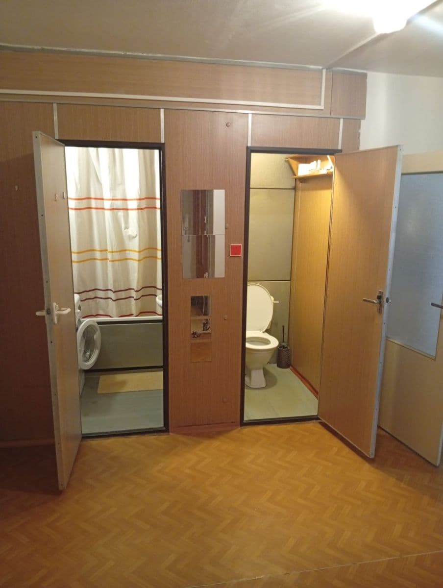 Prenájom bytu 3-izbový 12 m², Družicová, Praha, Praha Prenájom bytu 3-izbový 12 m², Družicová, Praha, Praha
