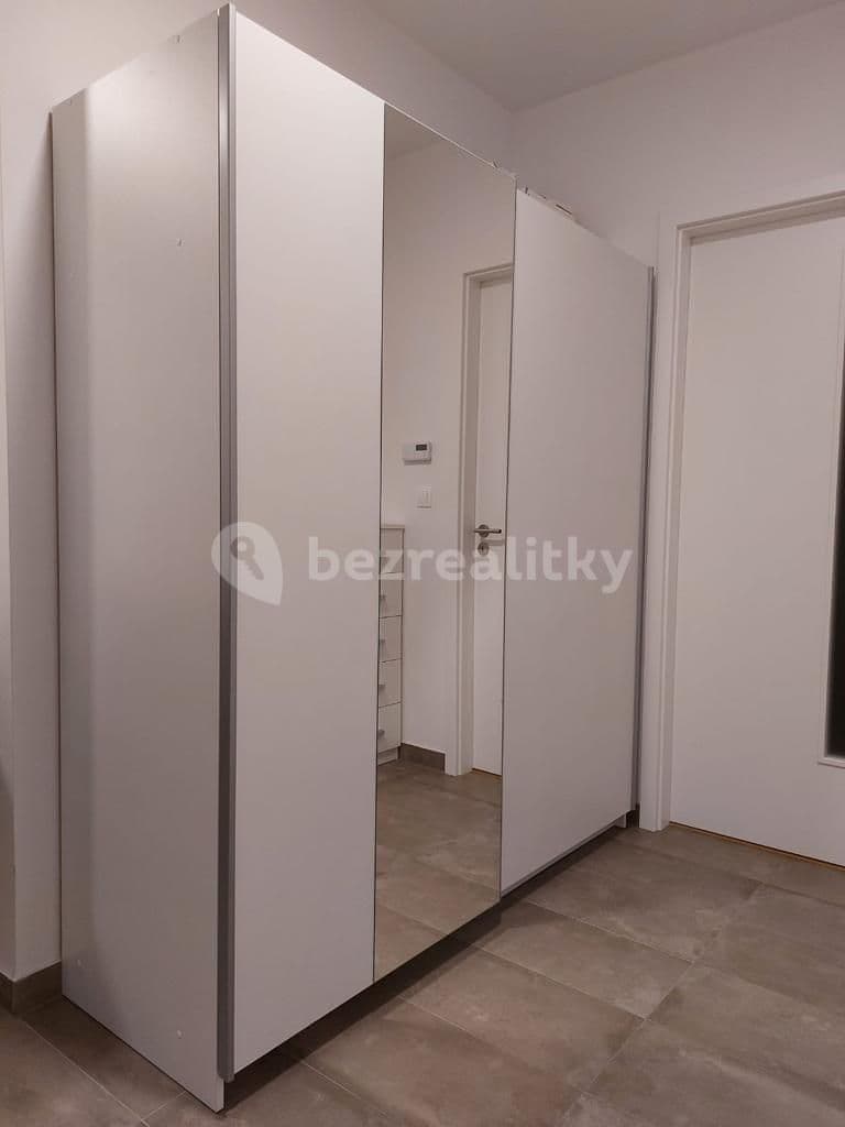 Prenájom bytu 1-izbový 39 m², Hadovitá, Praha, Praha Prenájom bytu 1-izbový 39 m², Hadovitá, Praha, Praha