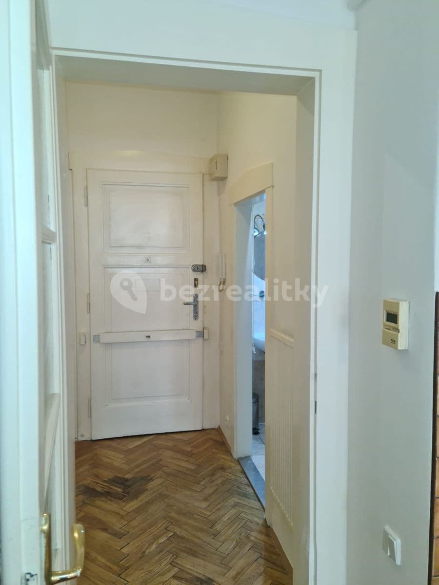 Prenájom bytu 1-izbový 31 m², Slezská, Praha, Praha Prenájom bytu 1-izbový 31 m², Slezská, Praha, Praha