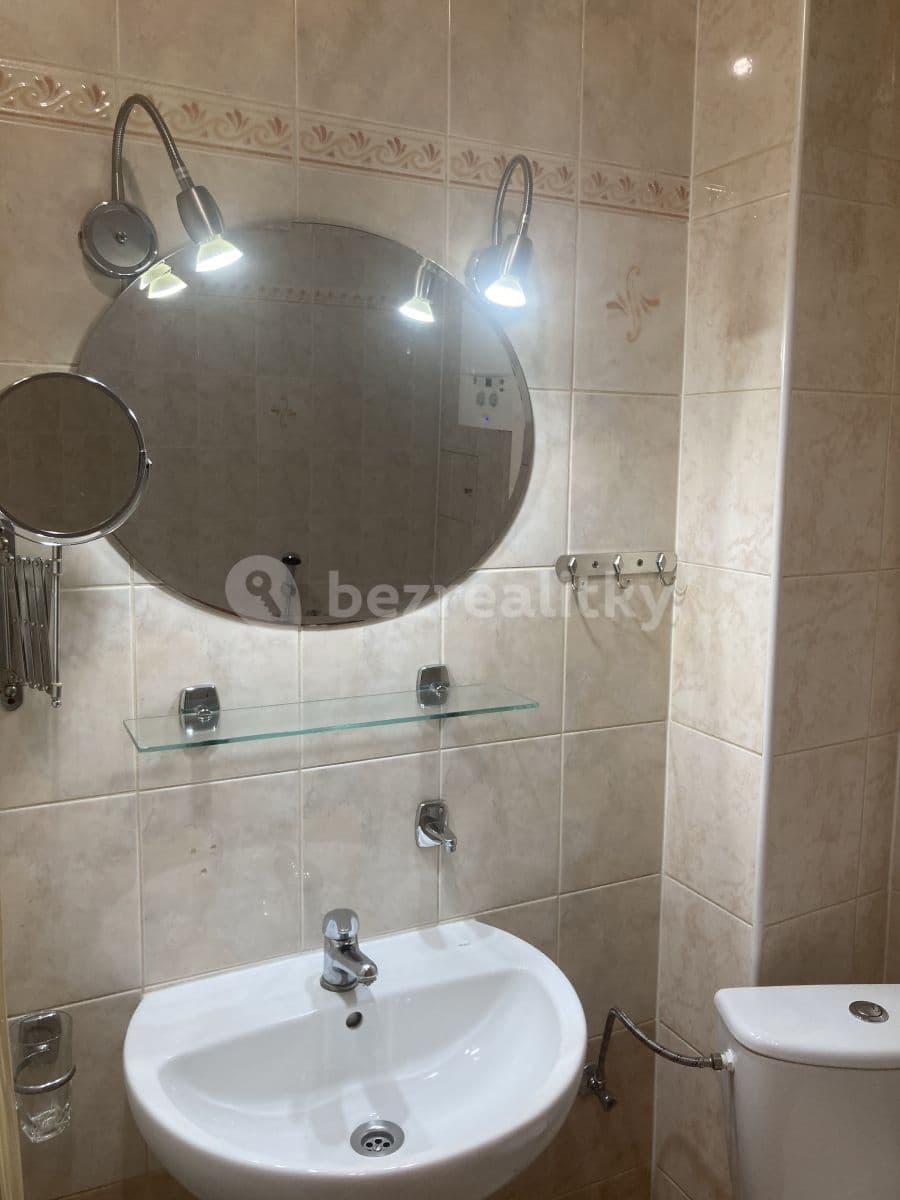Prenájom bytu 1-izbový 31 m², Slezská, Praha, Praha Prenájom bytu 1-izbový 31 m², Slezská, Praha, Praha