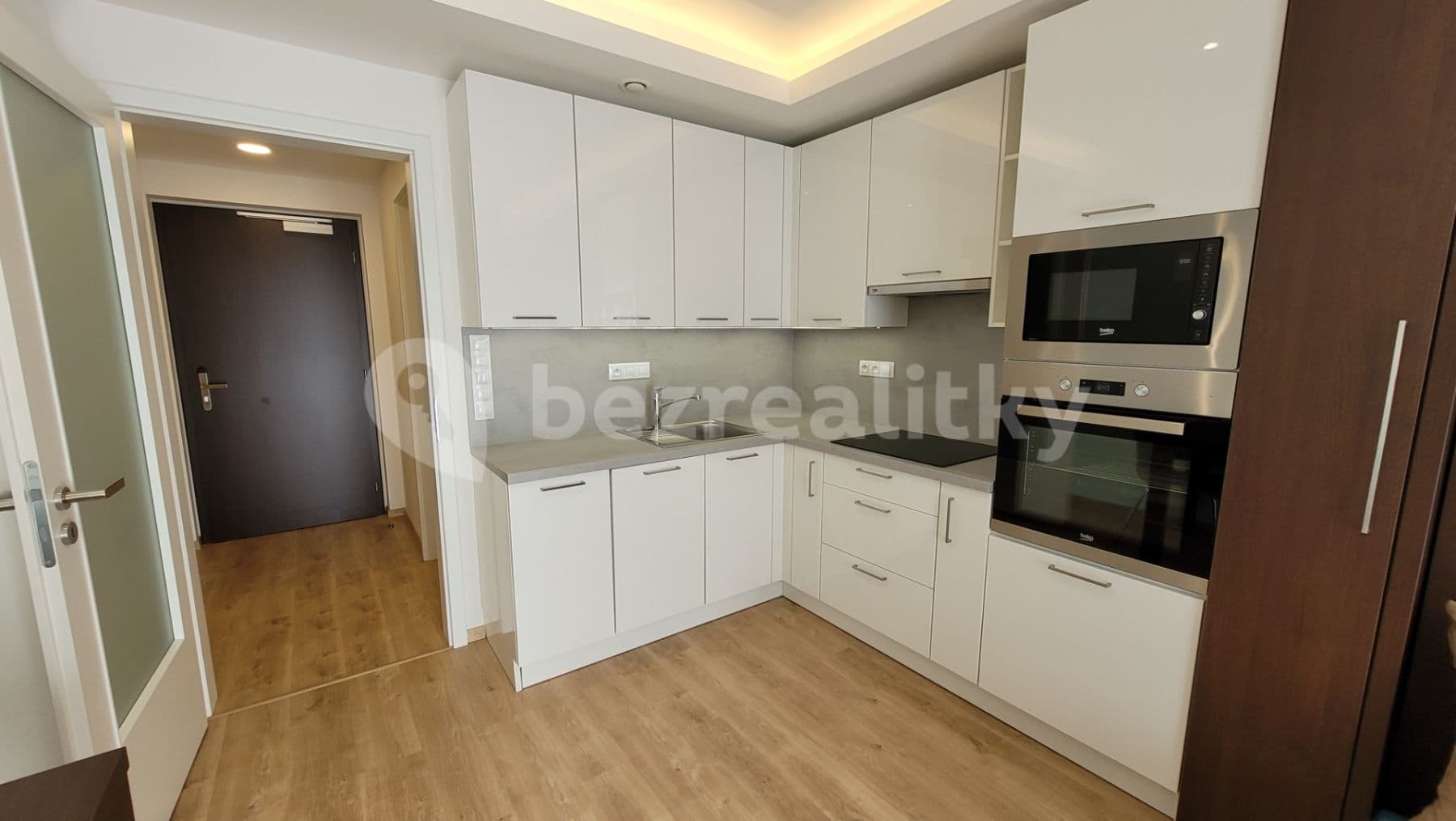 Prenájom bytu 1-izbový 33 m², Mukařovského, Praha, Praha Prenájom bytu 1-izbový 33 m², Mukařovského, Praha, Praha