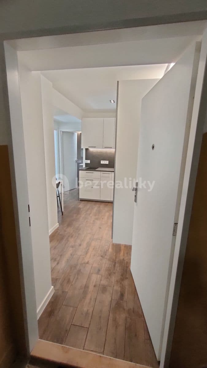 Prenájom bytu 2-izbový 38 m², Koněvova, Praha, Praha Prenájom bytu 2-izbový 38 m², Koněvova, Praha, Praha