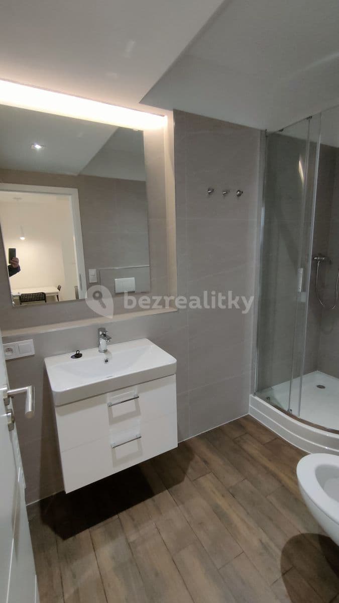 Prenájom bytu 2-izbový 38 m², Koněvova, Praha, Praha Prenájom bytu 2-izbový 38 m², Koněvova, Praha, Praha