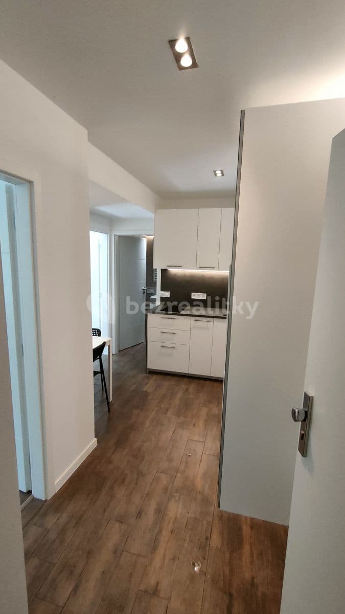Prenájom bytu 2-izbový 38 m², Koněvova, Praha, Praha Prenájom bytu 2-izbový 38 m², Koněvova, Praha, Praha