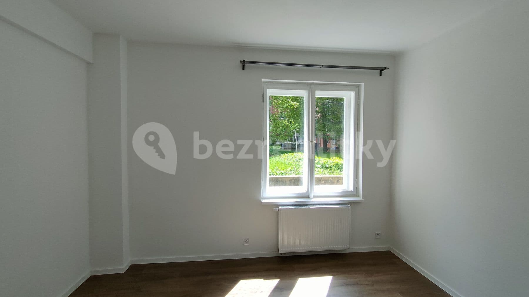 Prenájom bytu 2-izbový 38 m², Koněvova, Praha, Praha Prenájom bytu 2-izbový 38 m², Koněvova, Praha, Praha
