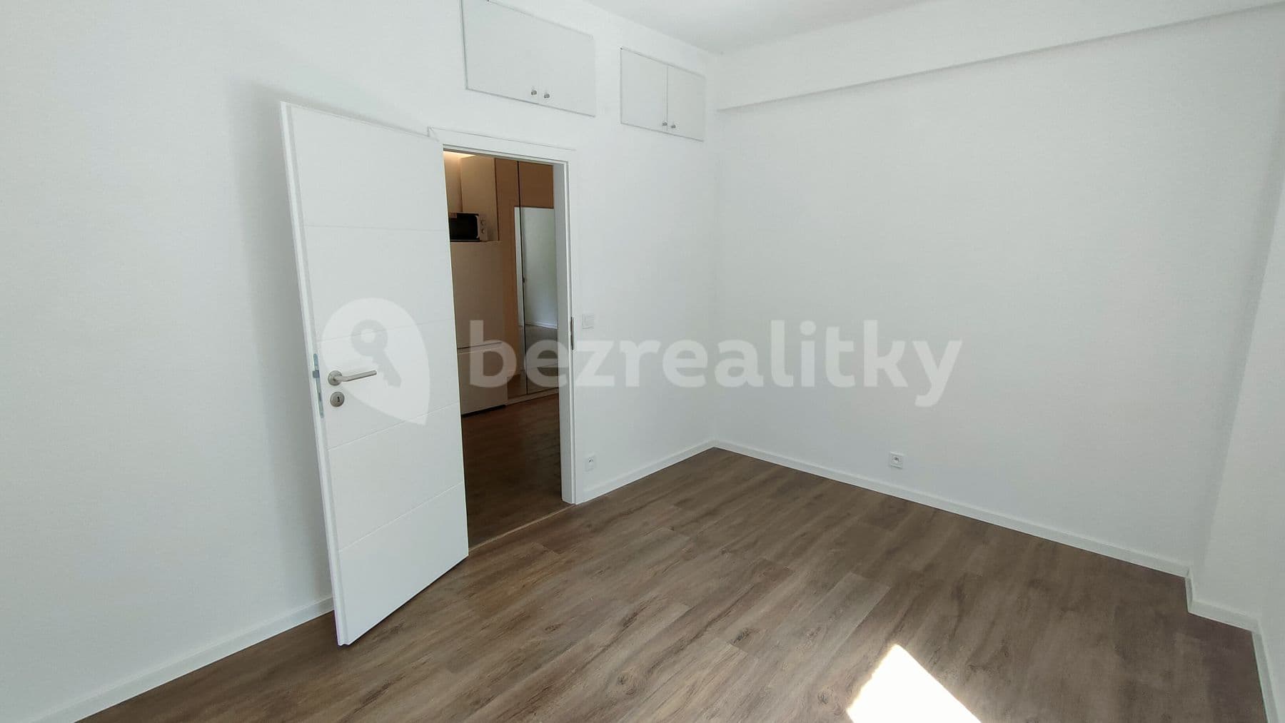 Prenájom bytu 2-izbový 38 m², Koněvova, Praha, Praha Prenájom bytu 2-izbový 38 m², Koněvova, Praha, Praha