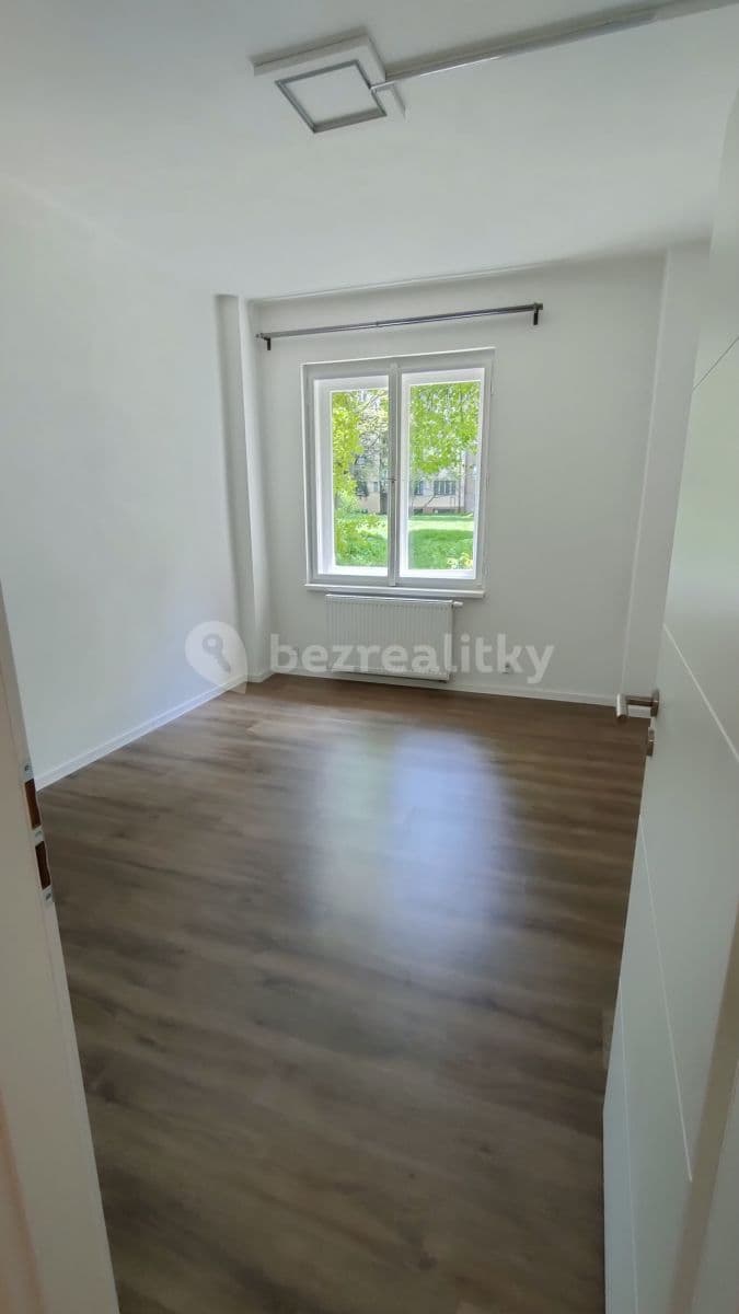 Prenájom bytu 2-izbový 38 m², Koněvova, Praha, Praha Prenájom bytu 2-izbový 38 m², Koněvova, Praha, Praha