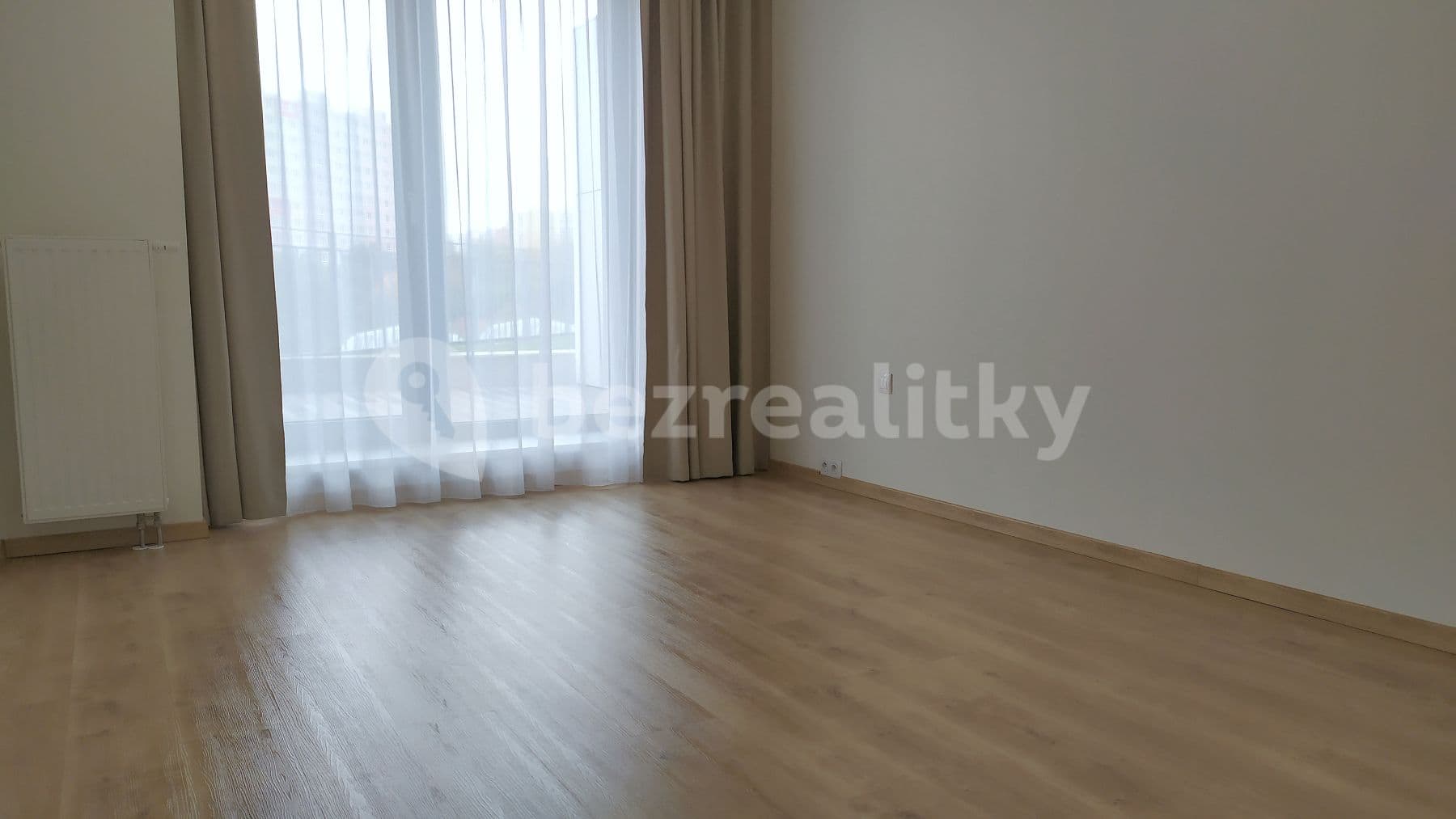 Prenájom bytu 3-izbový 66 m², Mukařovského, Praha, Praha Prenájom bytu 3-izbový 66 m², Mukařovského, Praha, Praha