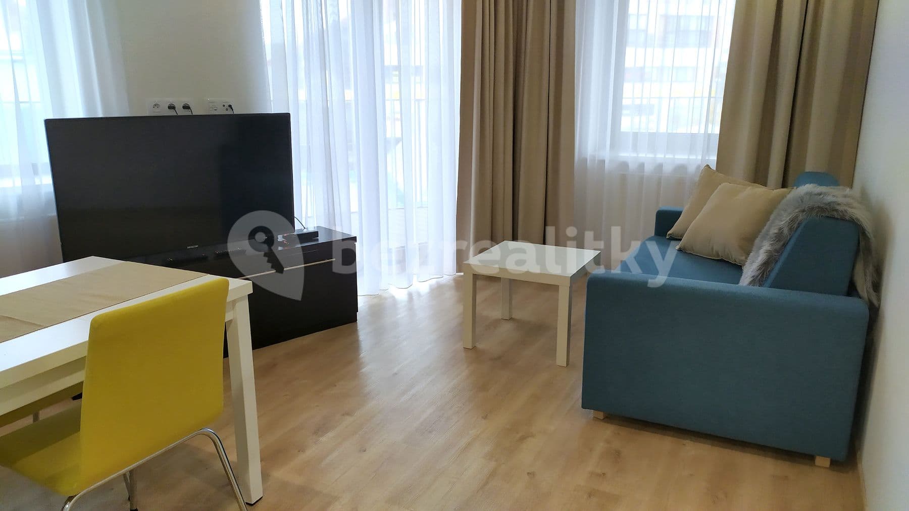 Prenájom bytu 3-izbový 66 m², Mukařovského, Praha, Praha Prenájom bytu 3-izbový 66 m², Mukařovského, Praha, Praha