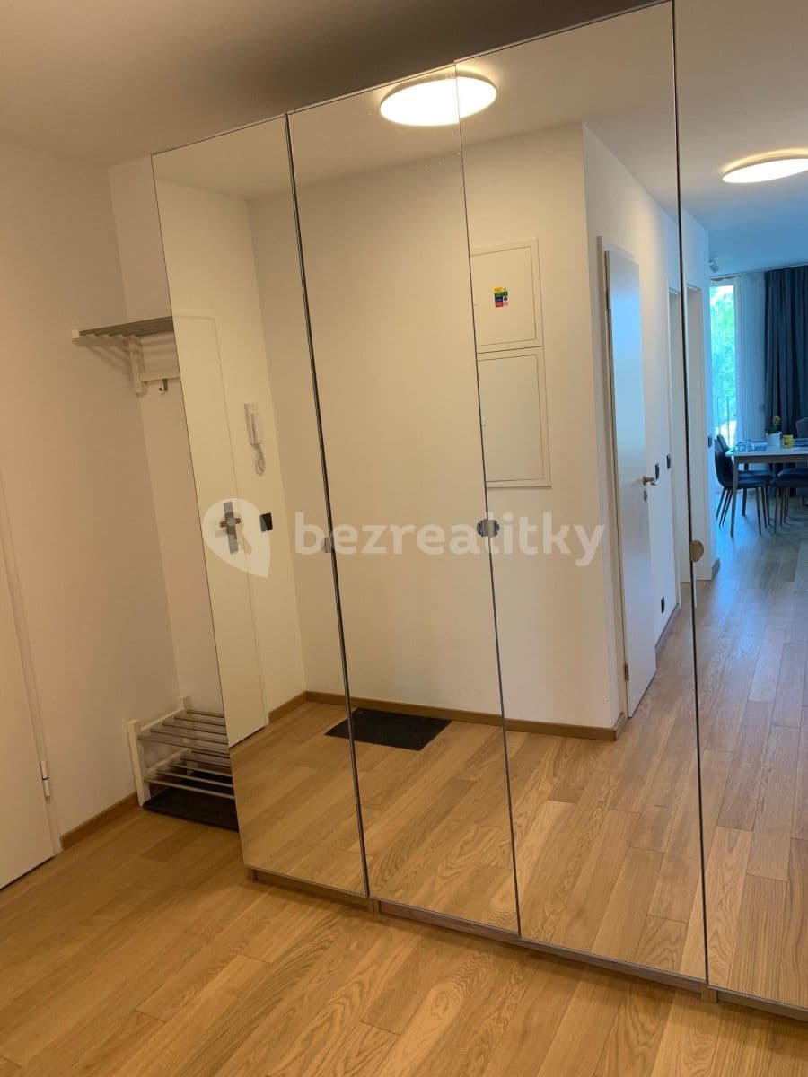 Prenájom bytu 2-izbový 62 m², Nové Mesto, Bratislavský kraj Prenájom bytu 2-izbový 62 m², Nové Mesto, Bratislavský kraj