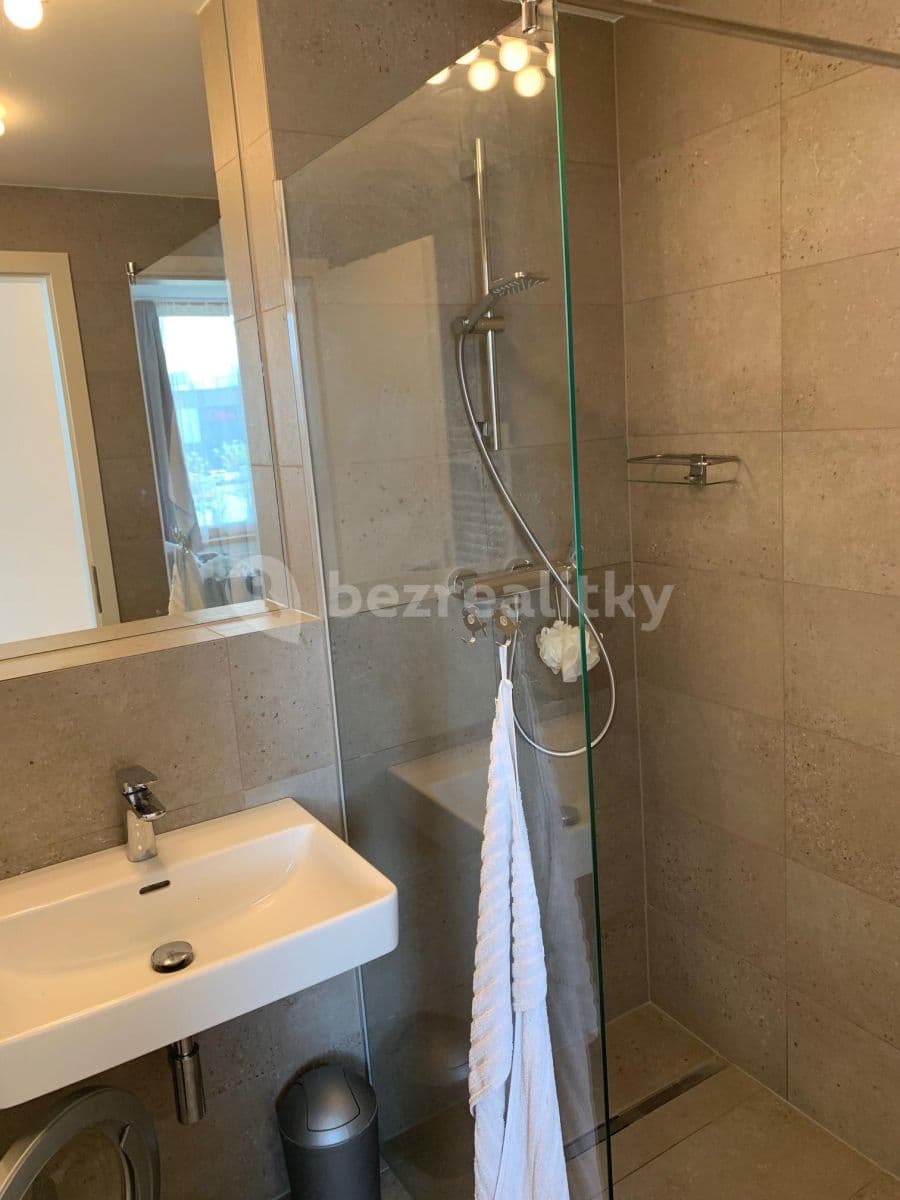 Prenájom bytu 2-izbový 62 m², Nové Mesto, Bratislavský kraj Prenájom bytu 2-izbový 62 m², Nové Mesto, Bratislavský kraj