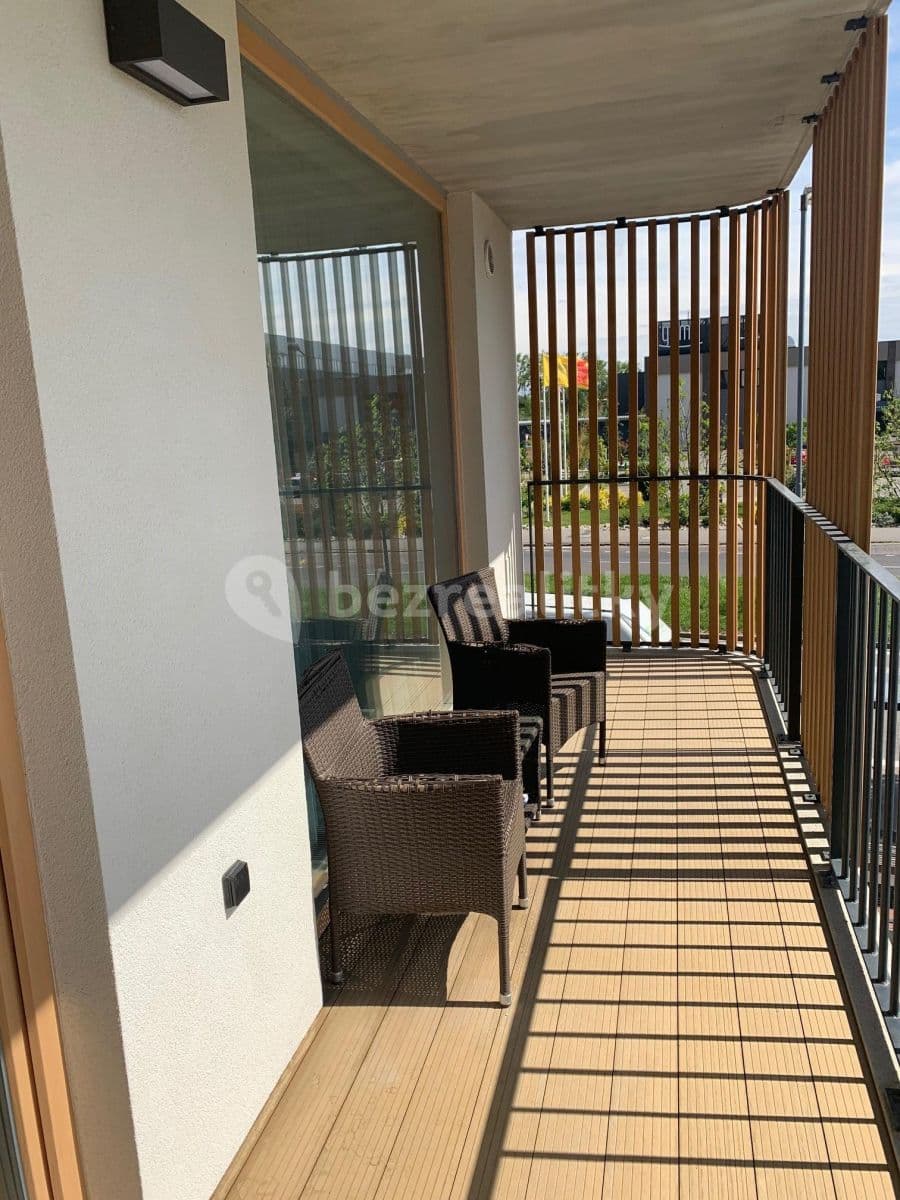 Prenájom bytu 2-izbový 62 m², Nové Mesto, Bratislavský kraj Prenájom bytu 2-izbový 62 m², Nové Mesto, Bratislavský kraj