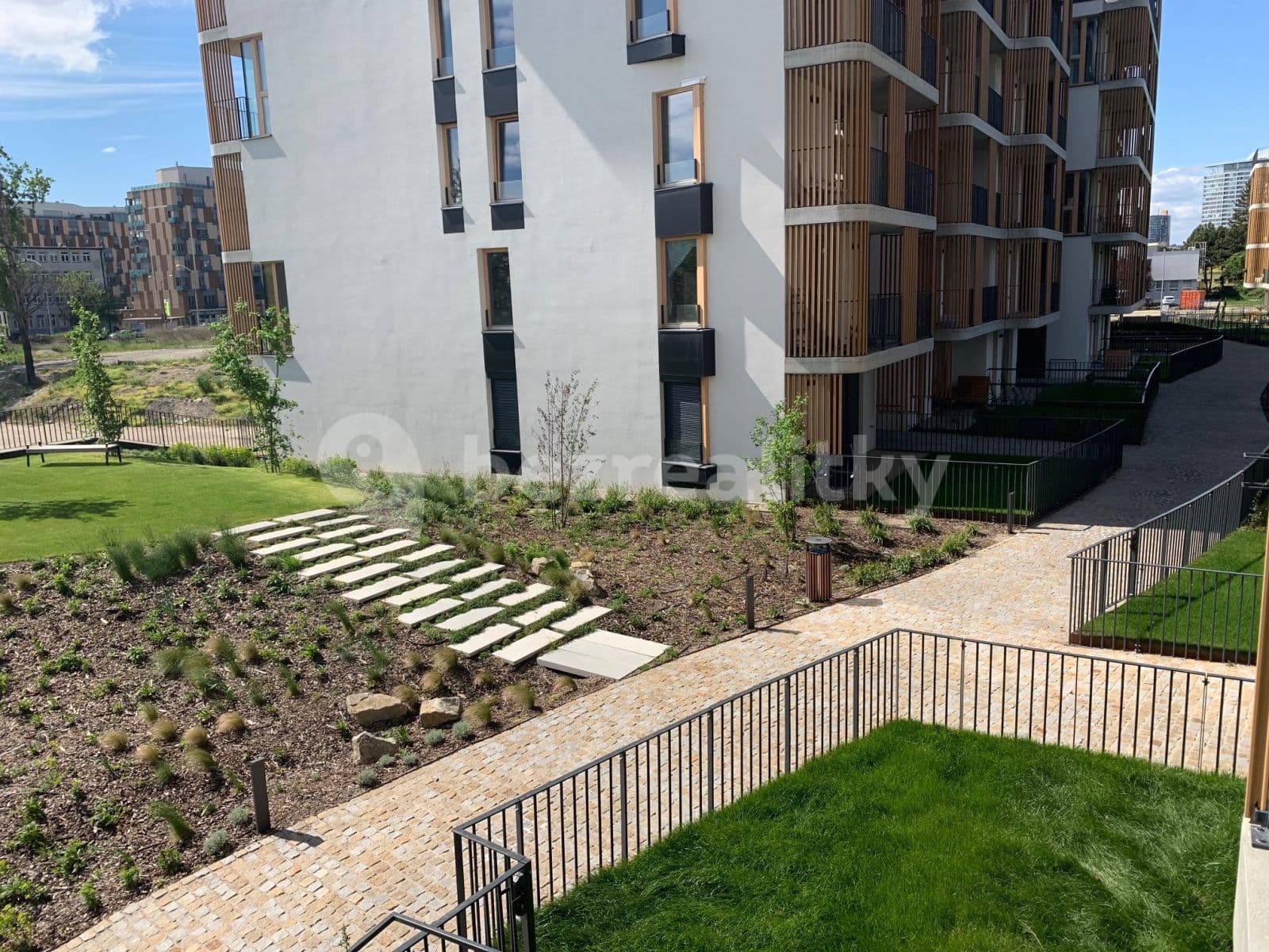 Prenájom bytu 2-izbový 62 m², Nové Mesto, Bratislavský kraj Prenájom bytu 2-izbový 62 m², Nové Mesto, Bratislavský kraj