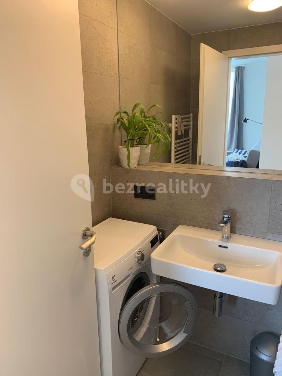 Prenájom bytu 2-izbový 62 m², Nové Mesto, Bratislavský kraj Prenájom bytu 2-izbový 62 m², Nové Mesto, Bratislavský kraj