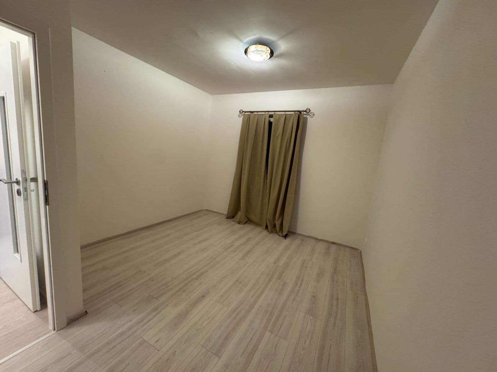 Prenájom bytu 3-izbový 55 m², Generála Selnera, Kladno, Středočeský kraj Prenájom bytu 3-izbový 55 m², Generála Selnera, Kladno, Středočeský kraj