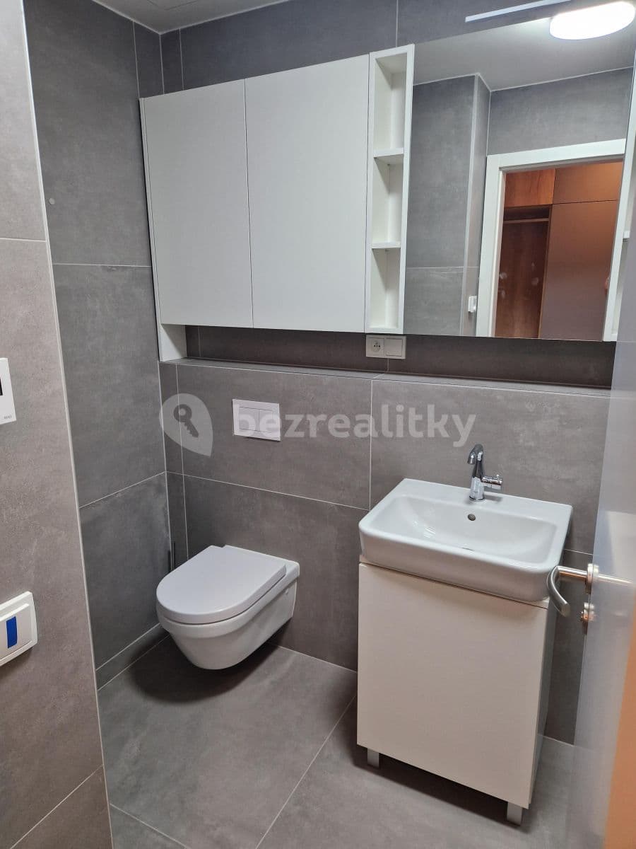Prenájom bytu 1-izbový 36 m², Praha, Praha Prenájom bytu 1-izbový 36 m², Praha, Praha