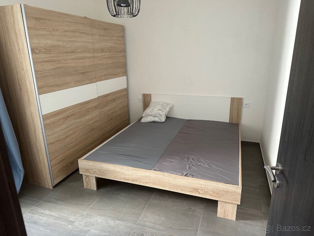 Prenájom bytu 2-izbový 72 m², Masarykovo nám., Říčany, Středočeský kraj Prenájom bytu 2-izbový 72 m², Masarykovo nám., Říčany, Středočeský kraj