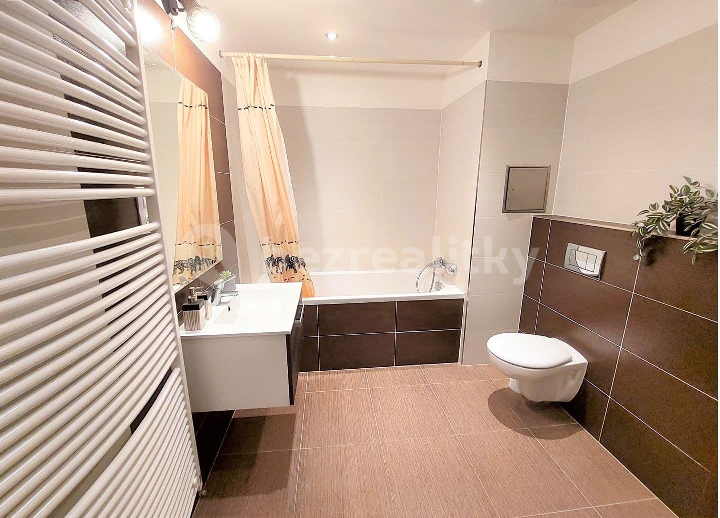 Prenájom bytu 2-izbový 53 m², Mantovská, Praha, Praha Prenájom bytu 2-izbový 53 m², Mantovská, Praha, Praha