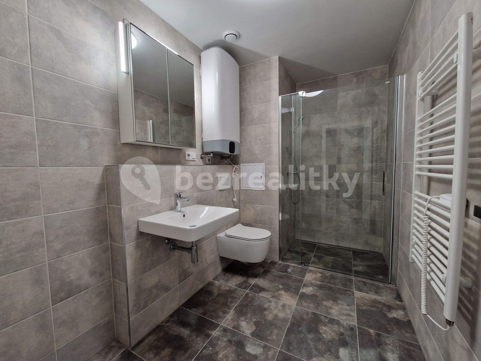 Prenájom bytu 1-izbový 40 m², 28. října, Mikulov, Jihomoravský kraj Prenájom bytu 1-izbový 40 m², 28. října, Mikulov, Jihomoravský kraj