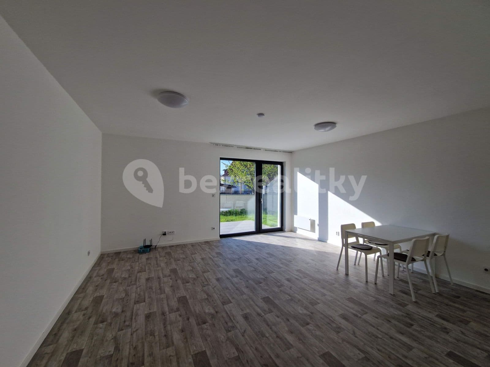 Prenájom bytu 1-izbový 40 m², 28. října, Mikulov, Jihomoravský kraj Prenájom bytu 1-izbový 40 m², 28. října, Mikulov, Jihomoravský kraj