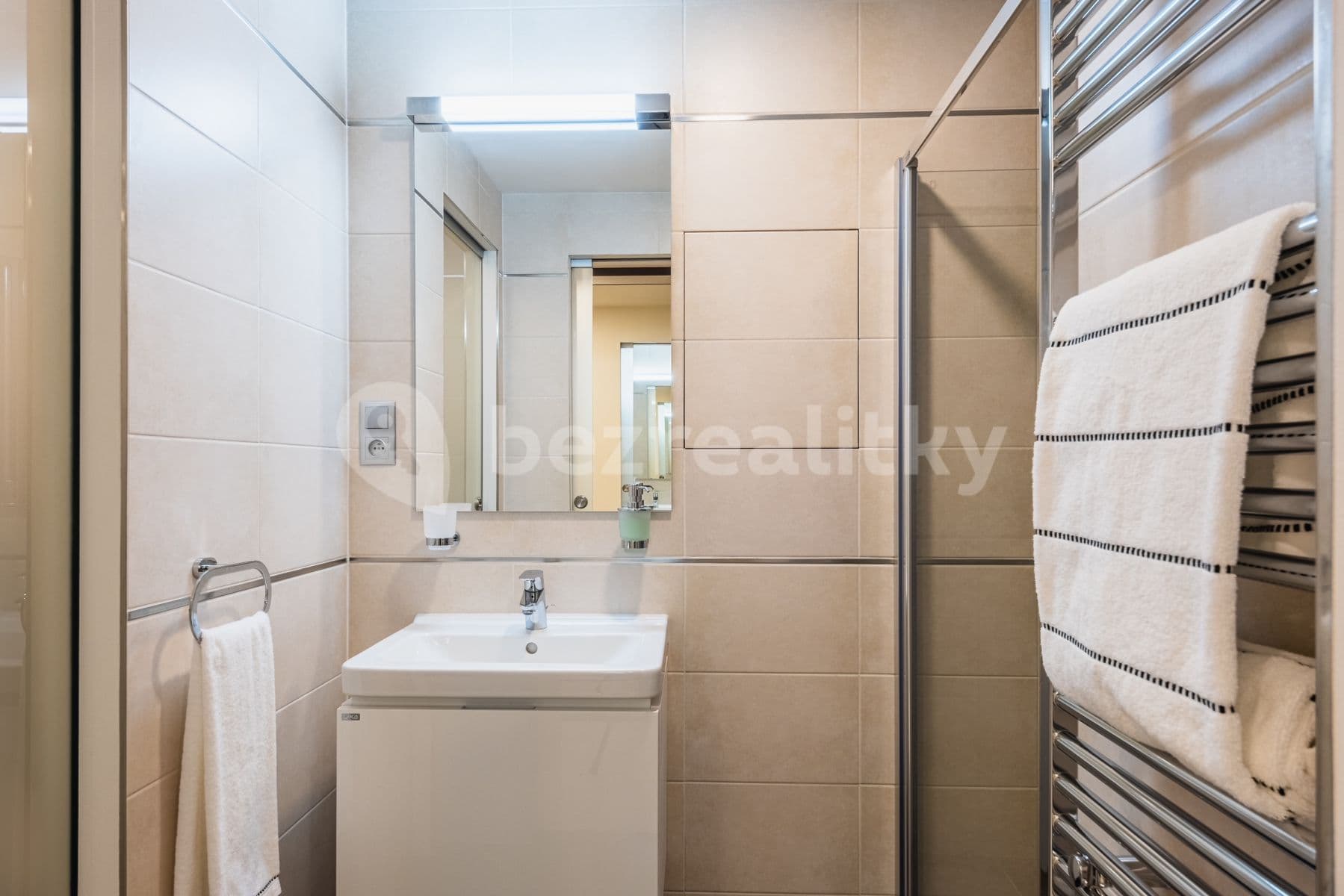 Prenájom bytu 1-izbový 39 m², Kurta Konráda, Praha, Praha Prenájom bytu 1-izbový 39 m², Kurta Konráda, Praha, Praha