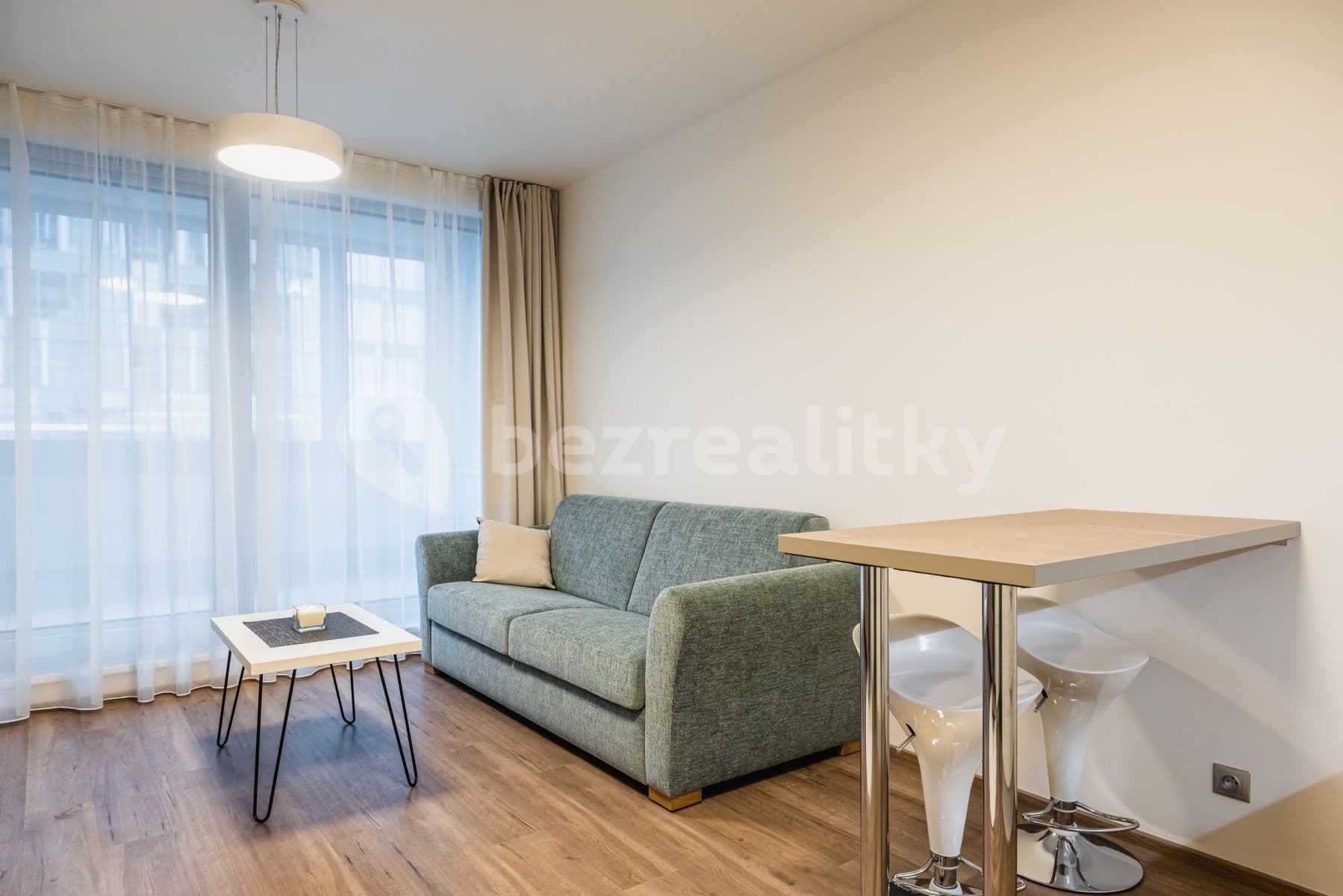 Prenájom bytu 1-izbový 39 m², Kurta Konráda, Praha, Praha Prenájom bytu 1-izbový 39 m², Kurta Konráda, Praha, Praha