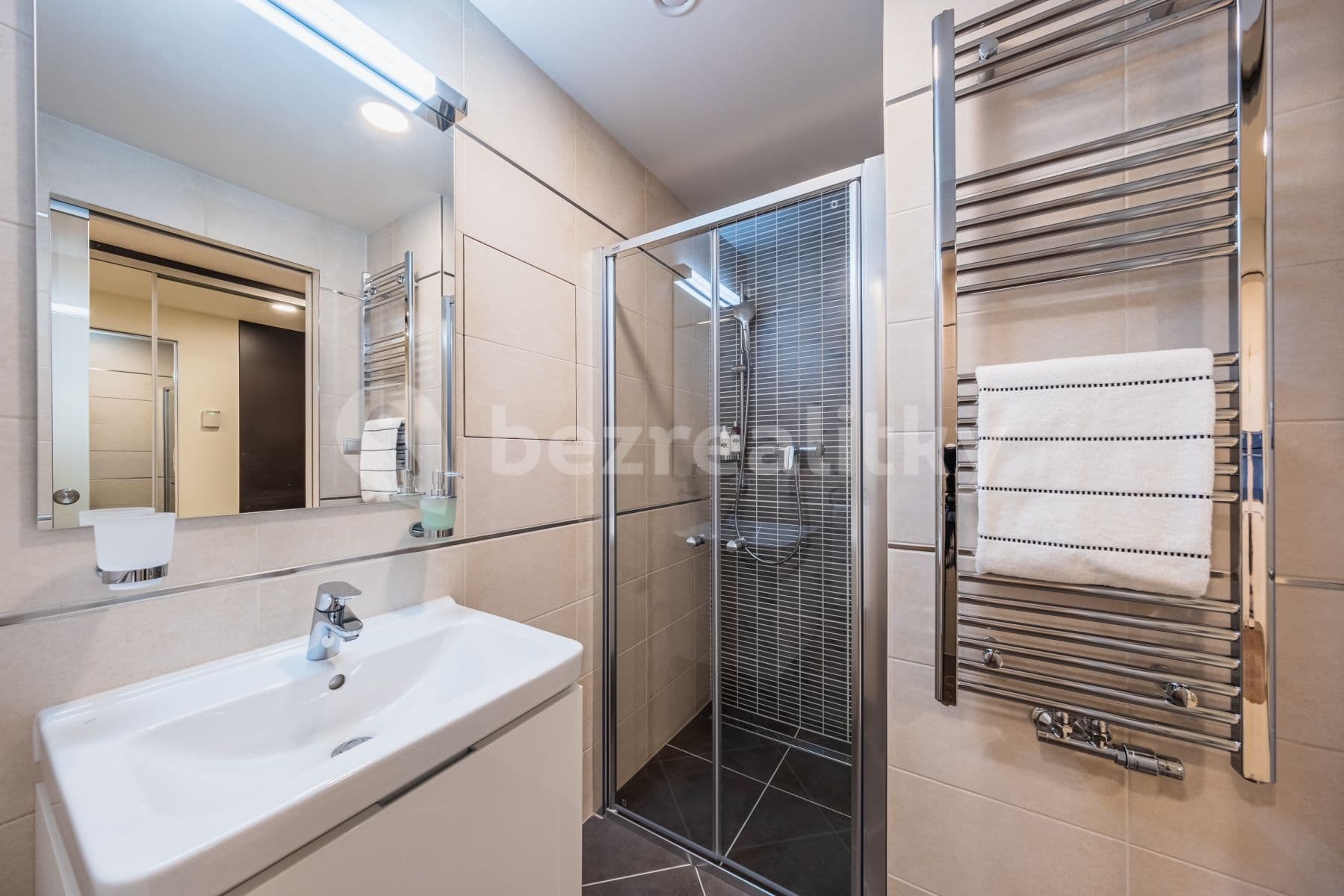 Prenájom bytu 1-izbový 39 m², Kurta Konráda, Praha, Praha Prenájom bytu 1-izbový 39 m², Kurta Konráda, Praha, Praha