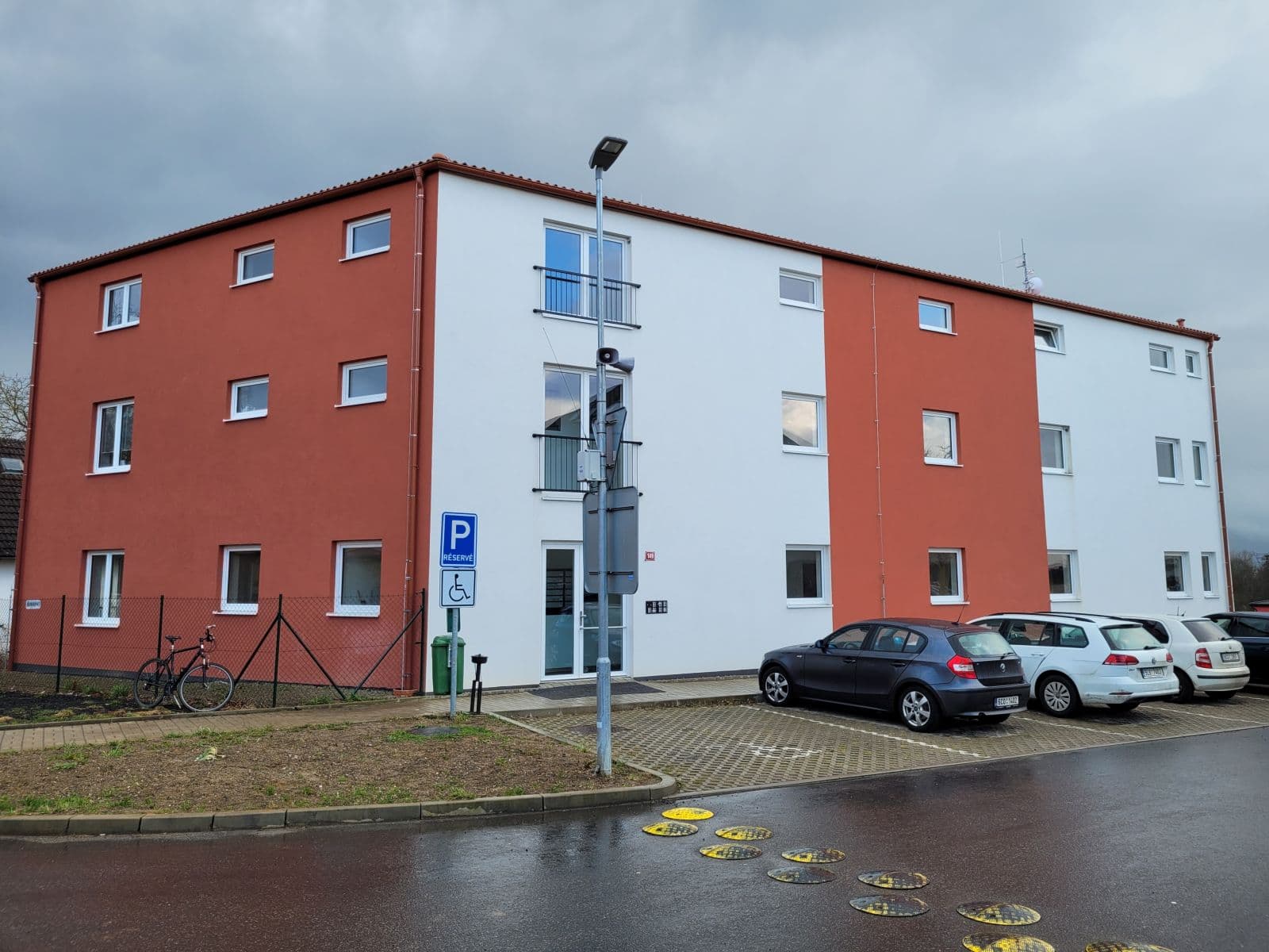 Prenájom bytu 1-izbový 24 m², Škvorec, Středočeský kraj Prenájom bytu 1-izbový 24 m², Škvorec, Středočeský kraj