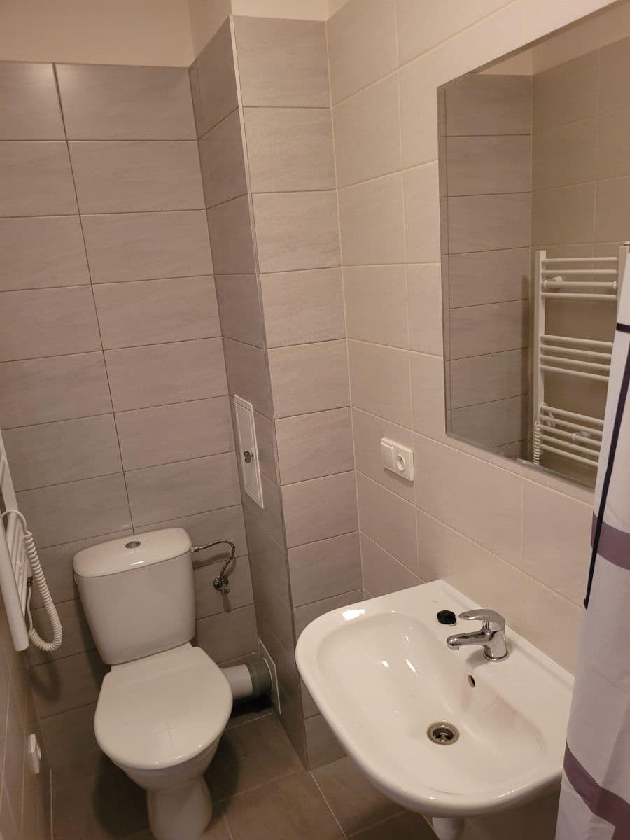 Prenájom bytu 1-izbový 24 m², Škvorec, Středočeský kraj Prenájom bytu 1-izbový 24 m², Škvorec, Středočeský kraj