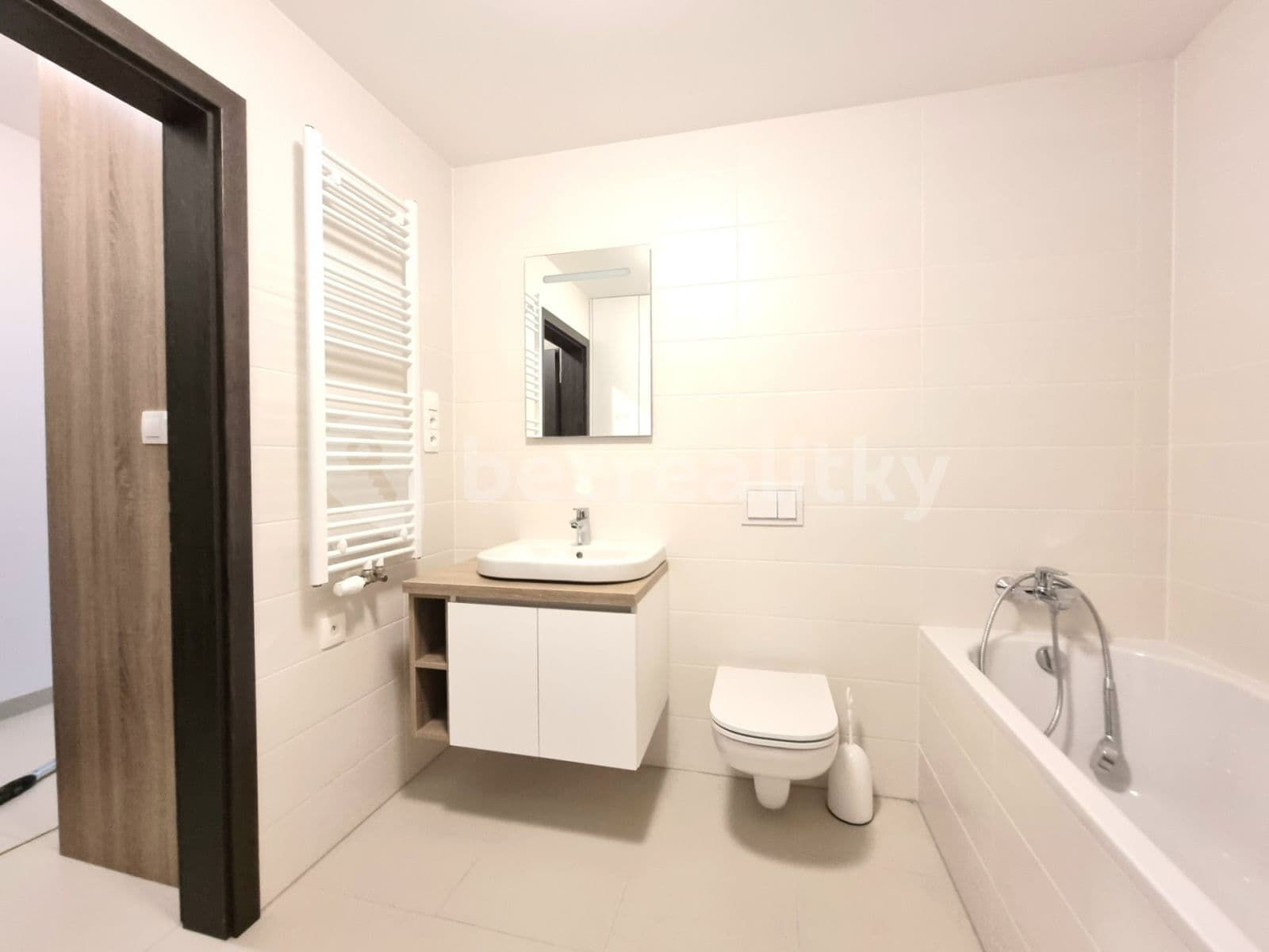 Prenájom bytu 1-izbový 39 m², U Mlýnského kanálu, Praha, Praha Prenájom bytu 1-izbový 39 m², U Mlýnského kanálu, Praha, Praha