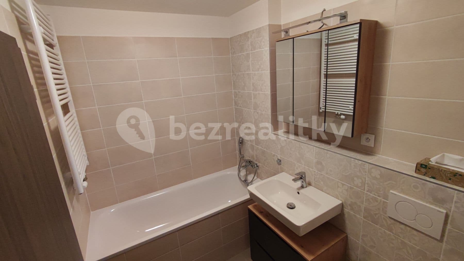 Prenájom bytu 2-izbový 50 m², Chrudim, Pardubický kraj Prenájom bytu 2-izbový 50 m², Chrudim, Pardubický kraj