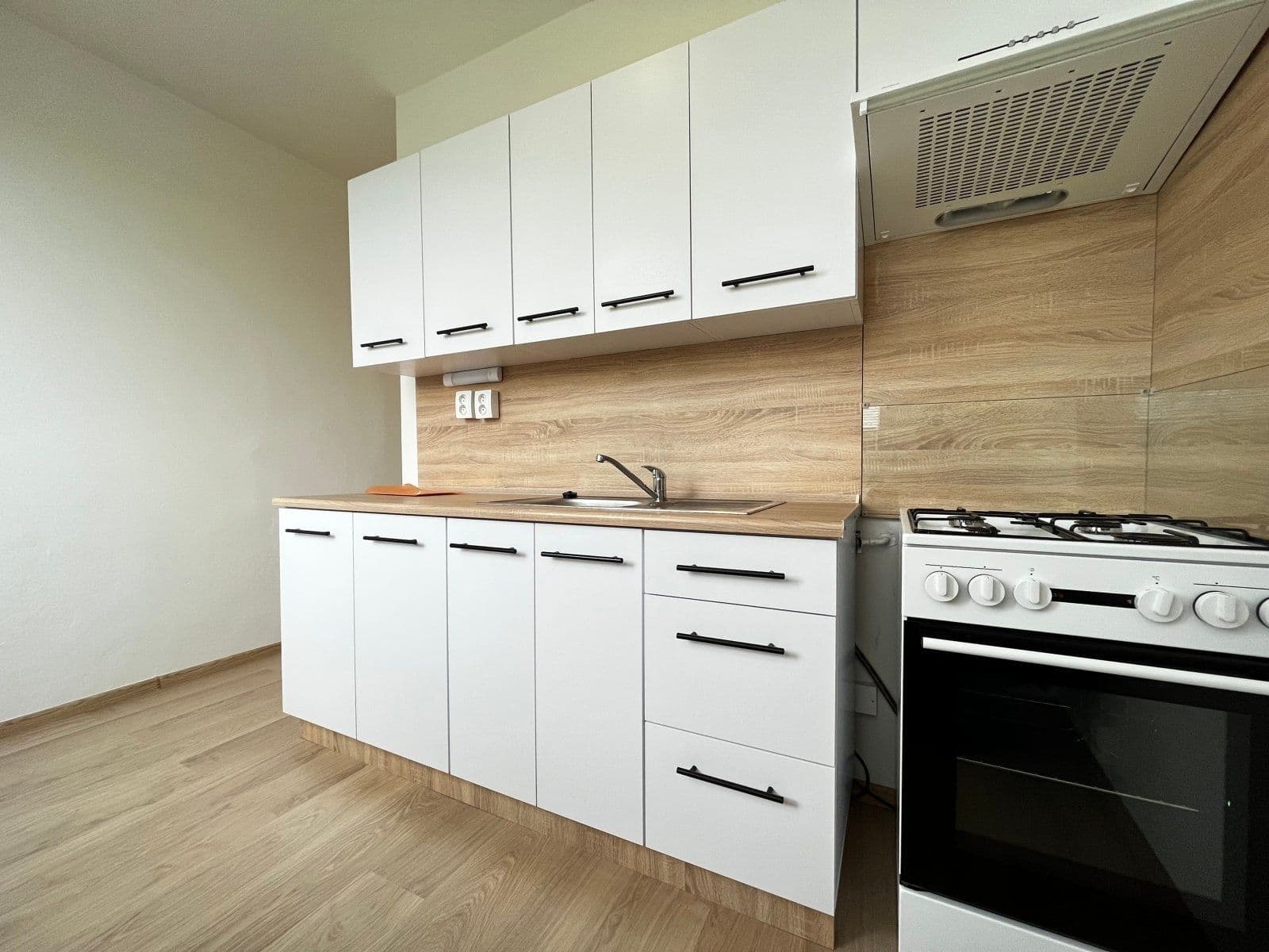 Prenájom bytu 2-izbový 56 m², Masarykova třída, Orlová, Moravskoslezský kraj Prenájom bytu 2-izbový 56 m², Masarykova třída, Orlová, Moravskoslezský kraj