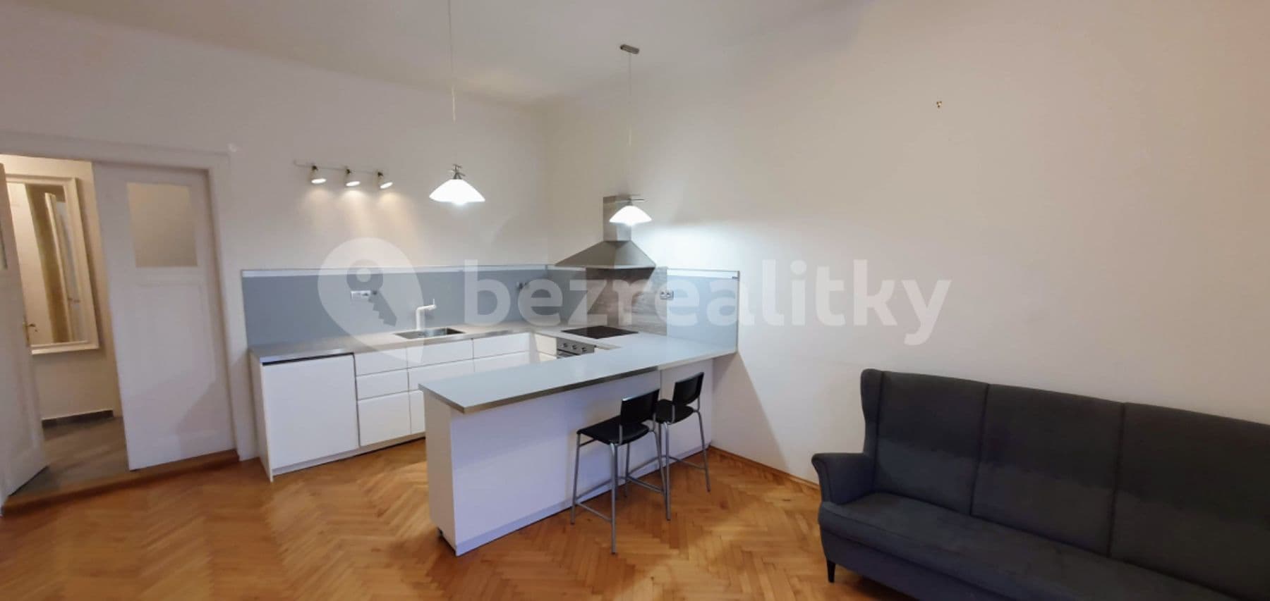 Prenájom bytu 3-izbový 76 m², Malířská, Praha, Praha Prenájom bytu 3-izbový 76 m², Malířská, Praha, Praha