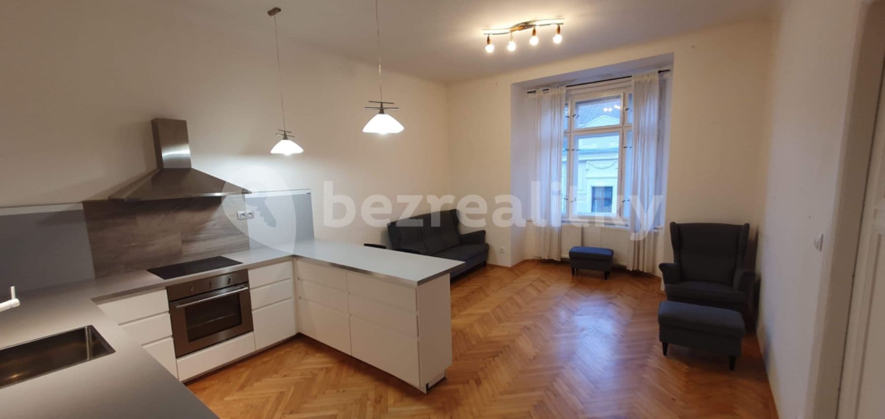 Prenájom bytu 3-izbový 76 m², Malířská, Praha, Praha Prenájom bytu 3-izbový 76 m², Malířská, Praha, Praha
