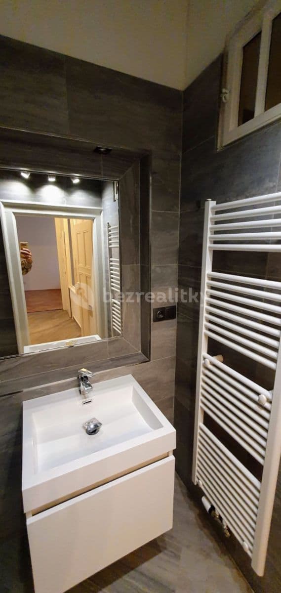 Prenájom bytu 3-izbový 76 m², Malířská, Praha, Praha Prenájom bytu 3-izbový 76 m², Malířská, Praha, Praha
