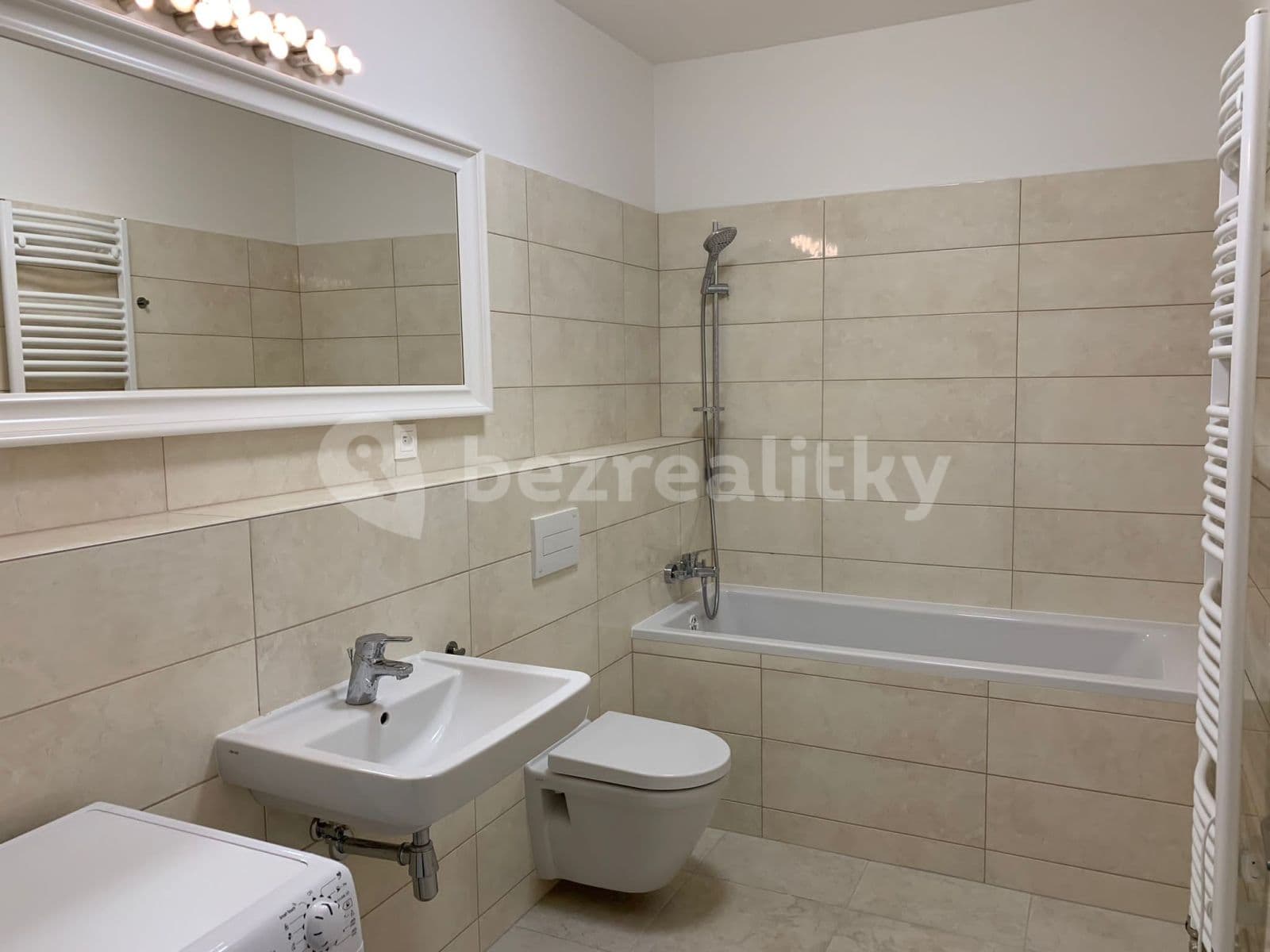 Prenájom bytu 2-izbový 54 m², Zlochova, Praha, Praha Prenájom bytu 2-izbový 54 m², Zlochova, Praha, Praha