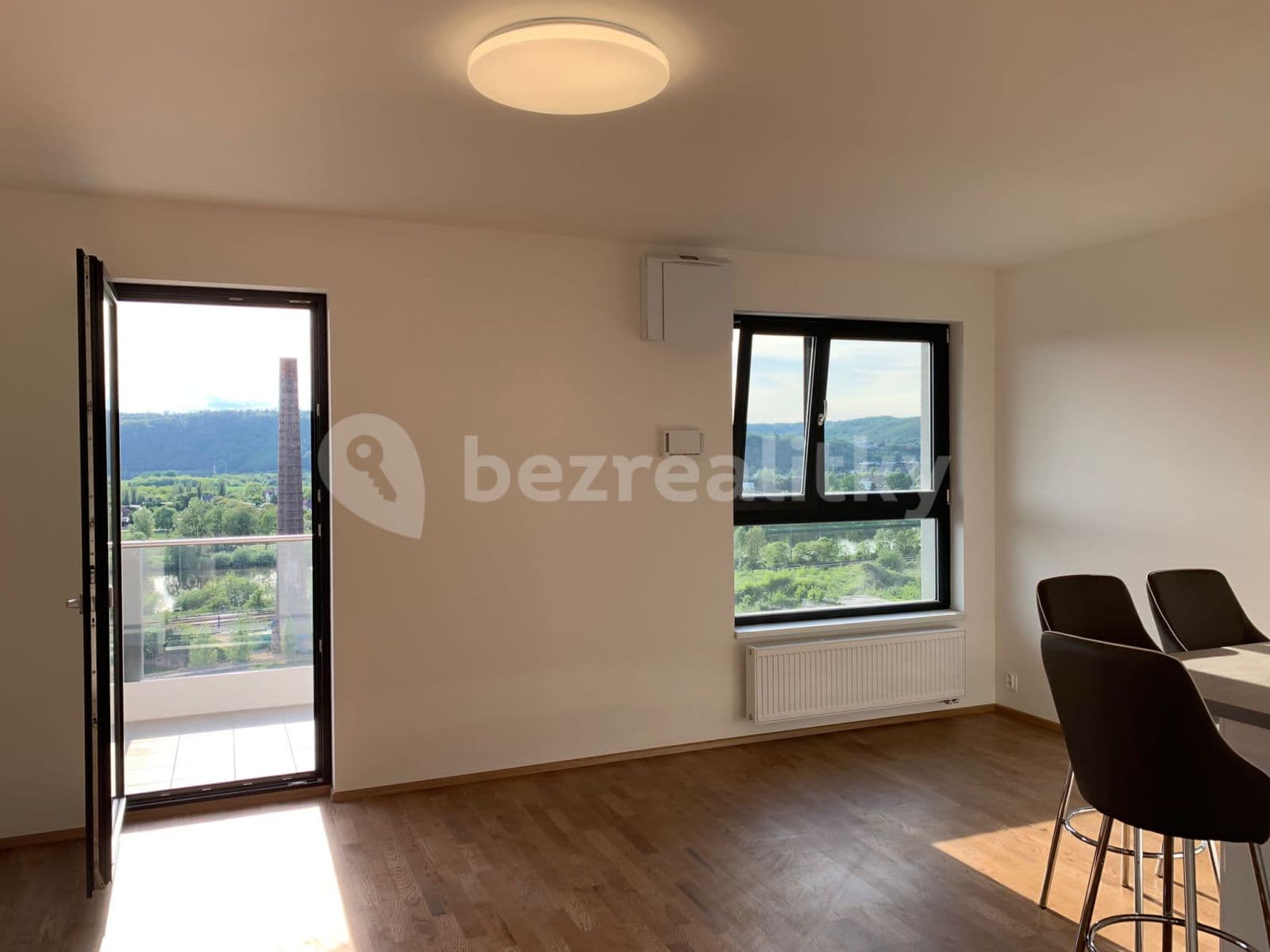 Prenájom bytu 2-izbový 54 m², Zlochova, Praha, Praha Prenájom bytu 2-izbový 54 m², Zlochova, Praha, Praha