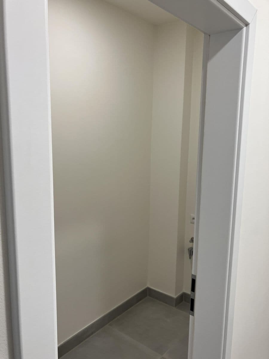 Prenájom bytu 2-izbový 56 m², Přemyslovská, Praha, Praha Prenájom bytu 2-izbový 56 m², Přemyslovská, Praha, Praha