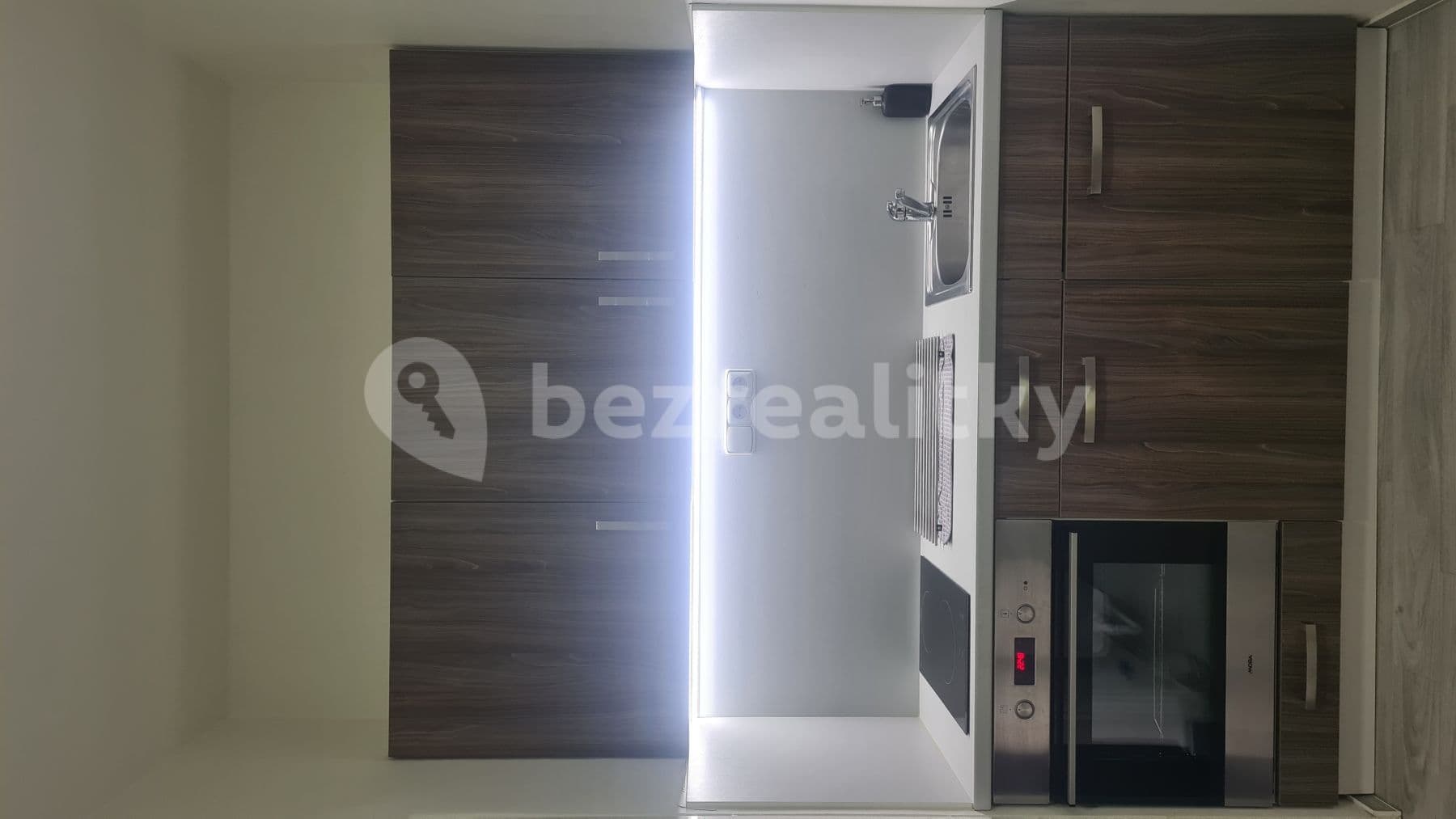 Prenájom bytu 1-izbový 30 m², Halasovo náměstí, Brno, Jihomoravský kraj Prenájom bytu 1-izbový 30 m², Halasovo náměstí, Brno, Jihomoravský kraj