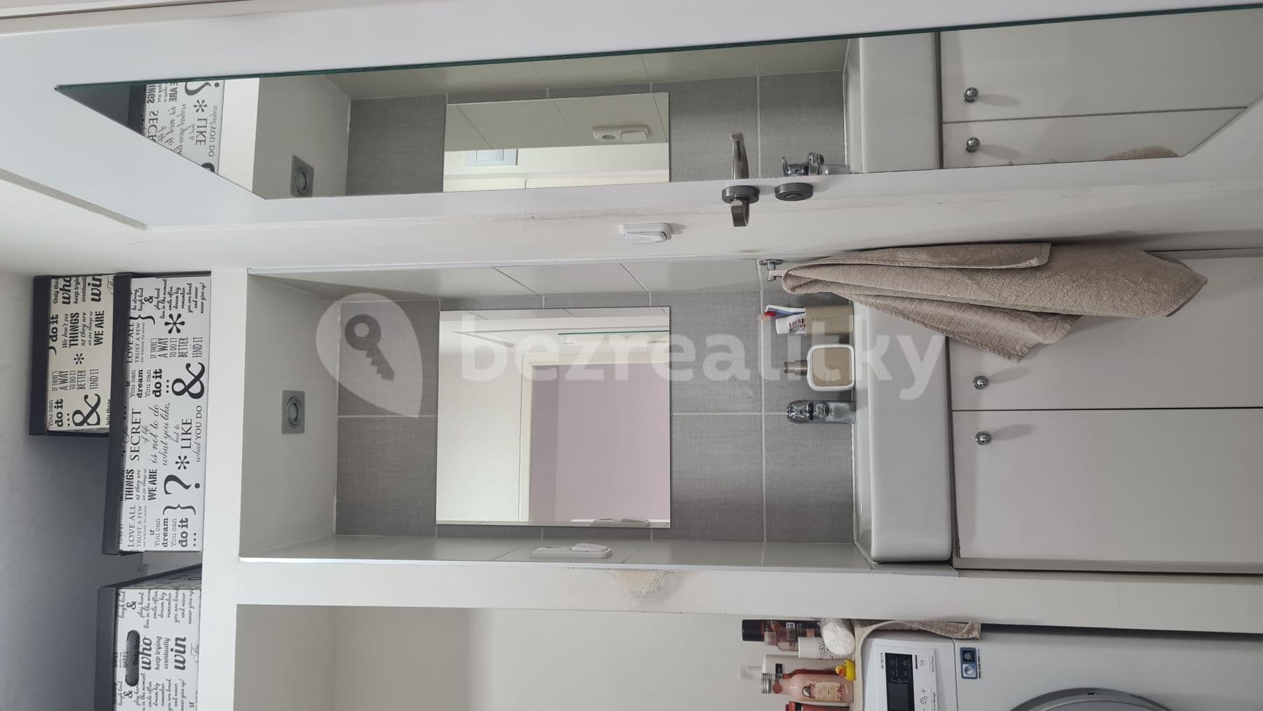 Prenájom bytu 1-izbový 30 m², Halasovo náměstí, Brno, Jihomoravský kraj Prenájom bytu 1-izbový 30 m², Halasovo náměstí, Brno, Jihomoravský kraj