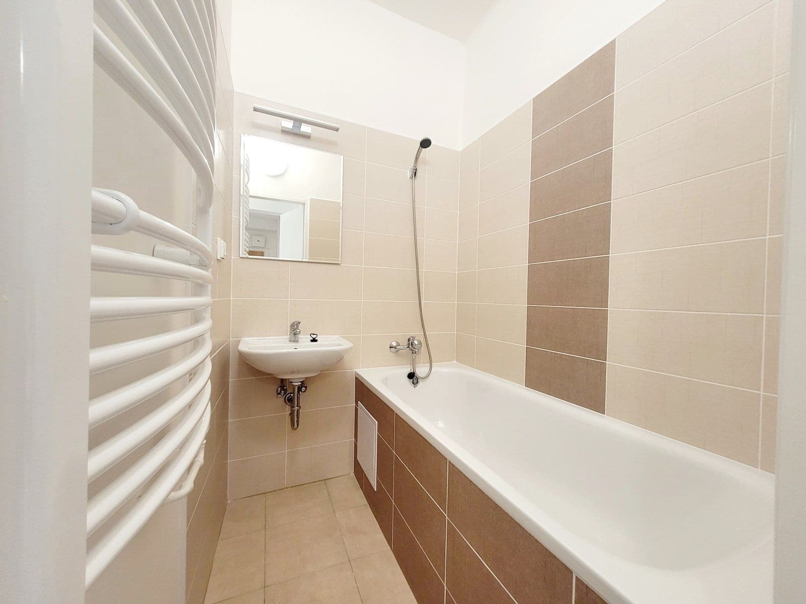 Prenájom bytu 2-izbový 54 m², Marie Majerové, Havířov, Moravskoslezský kraj Prenájom bytu 2-izbový 54 m², Marie Majerové, Havířov, Moravskoslezský kraj